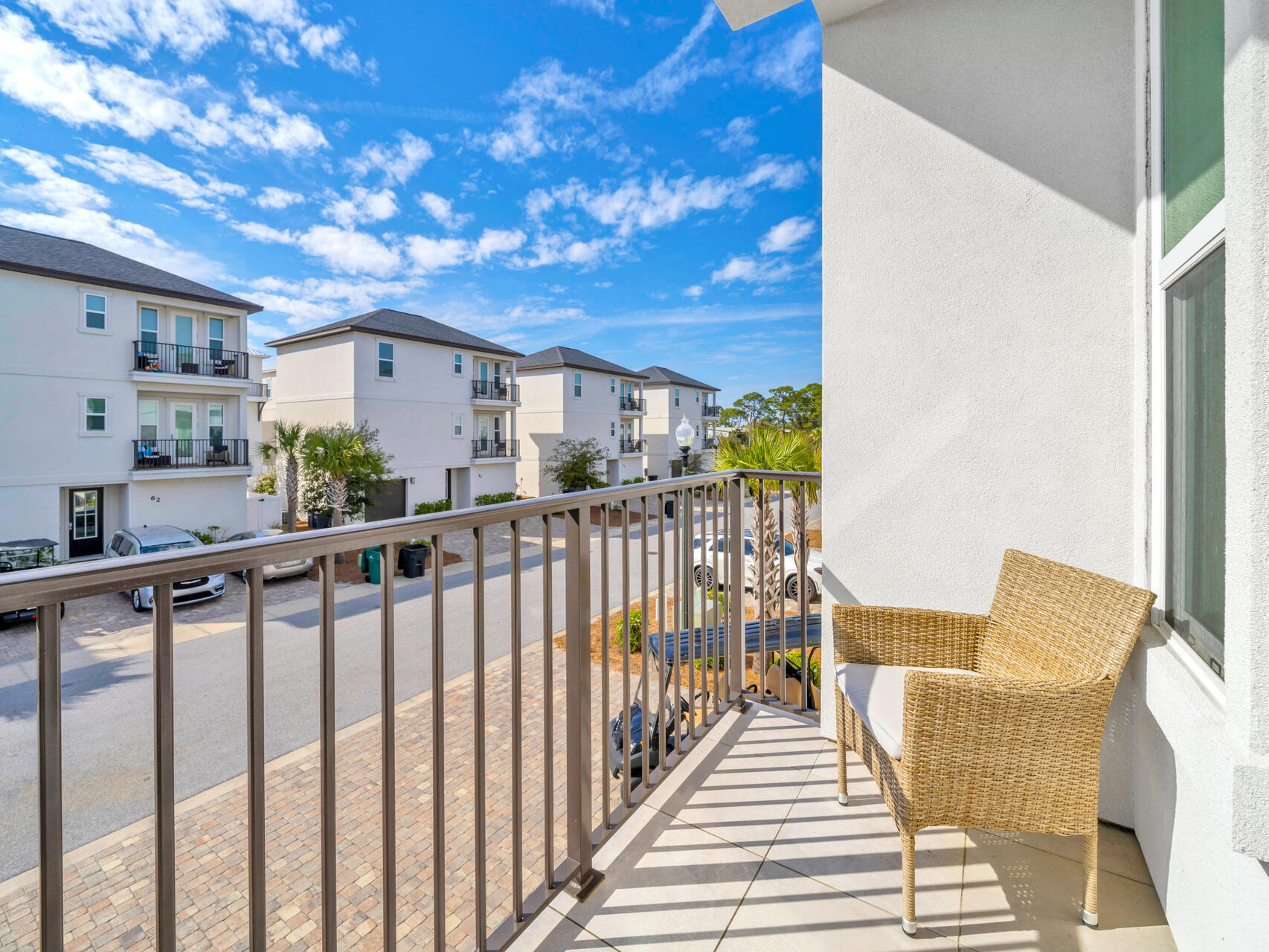 HIDDEN PALMS - Residential