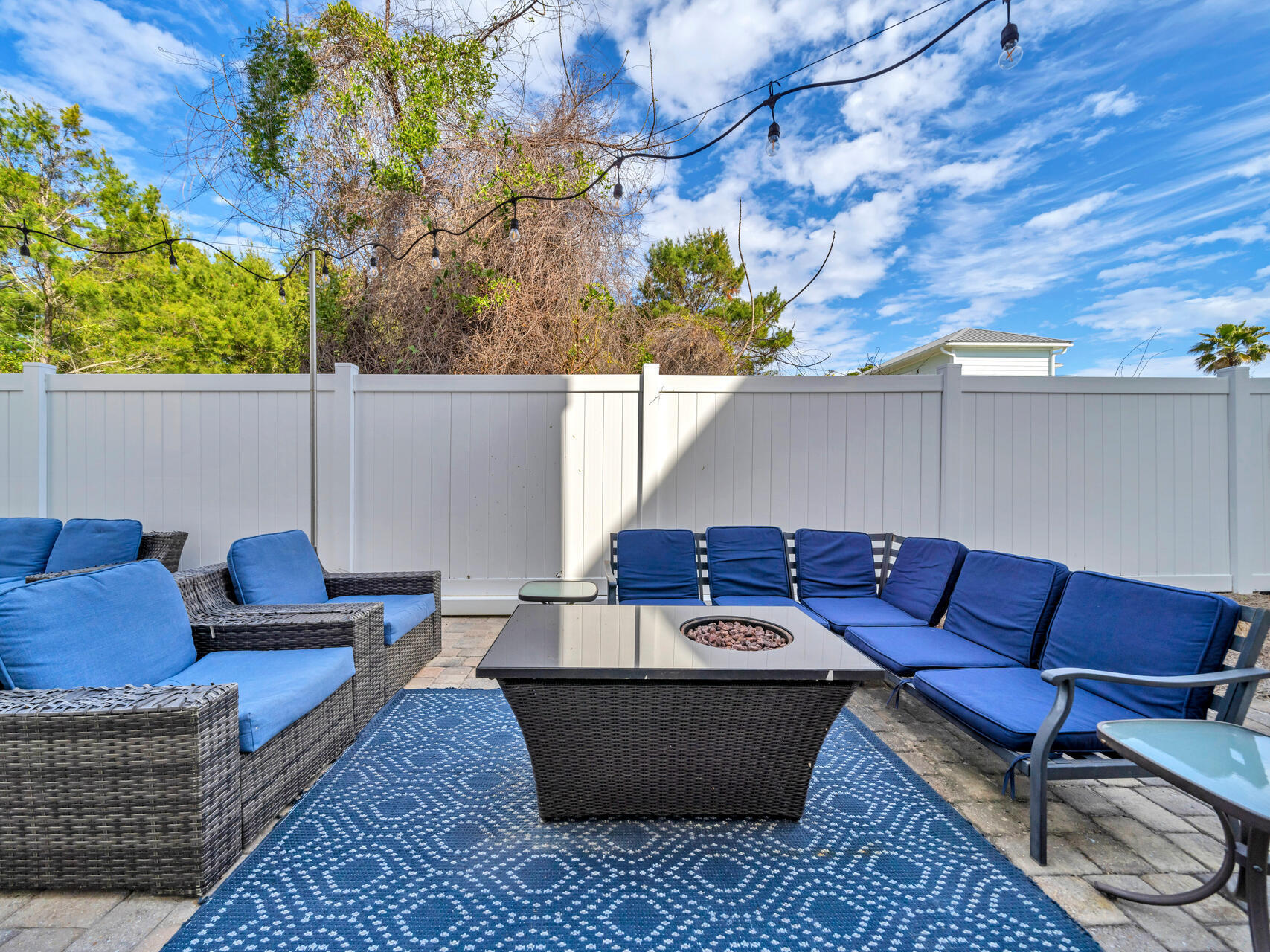 HIDDEN PALMS - Residential