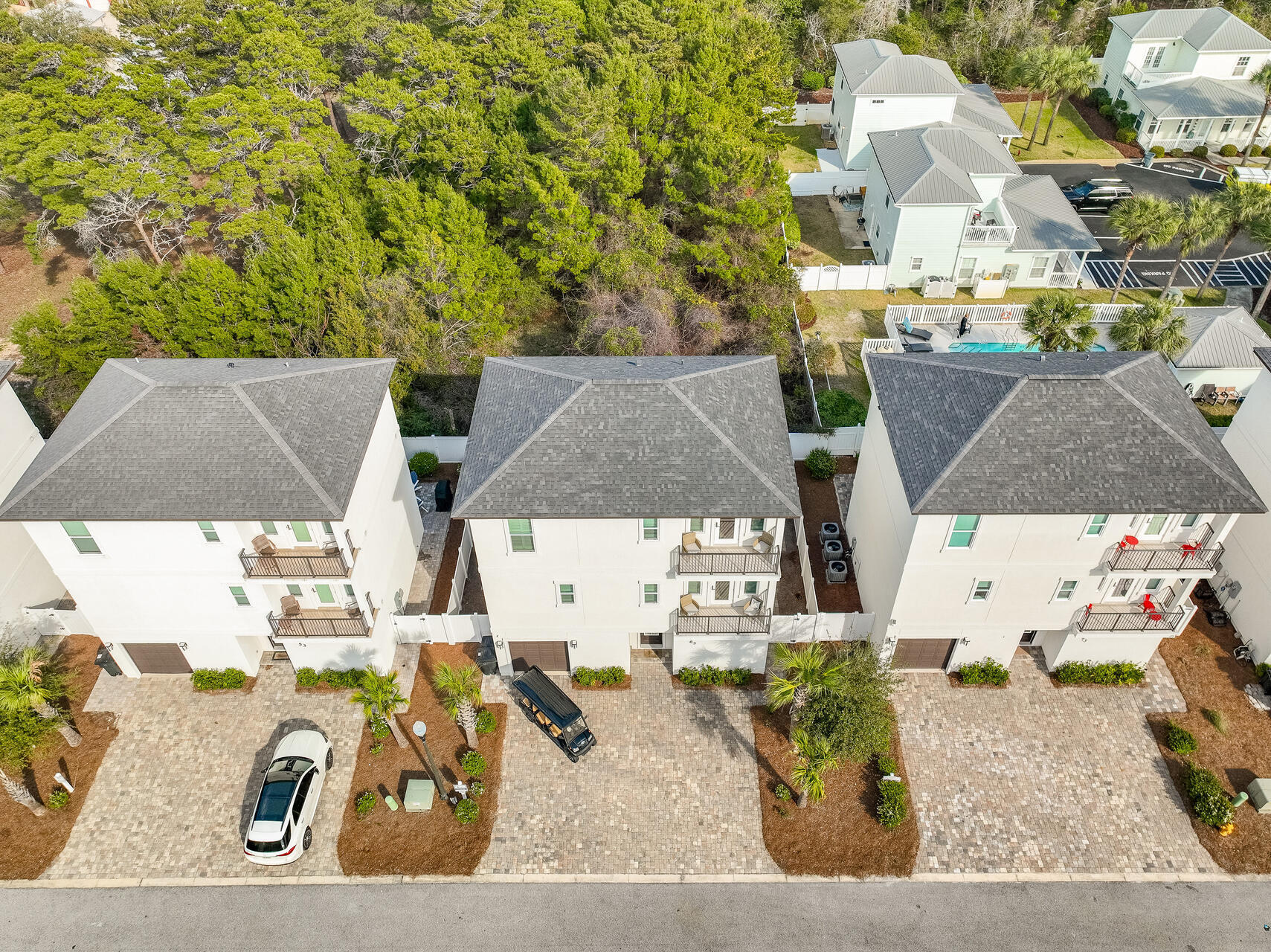 HIDDEN PALMS - Residential