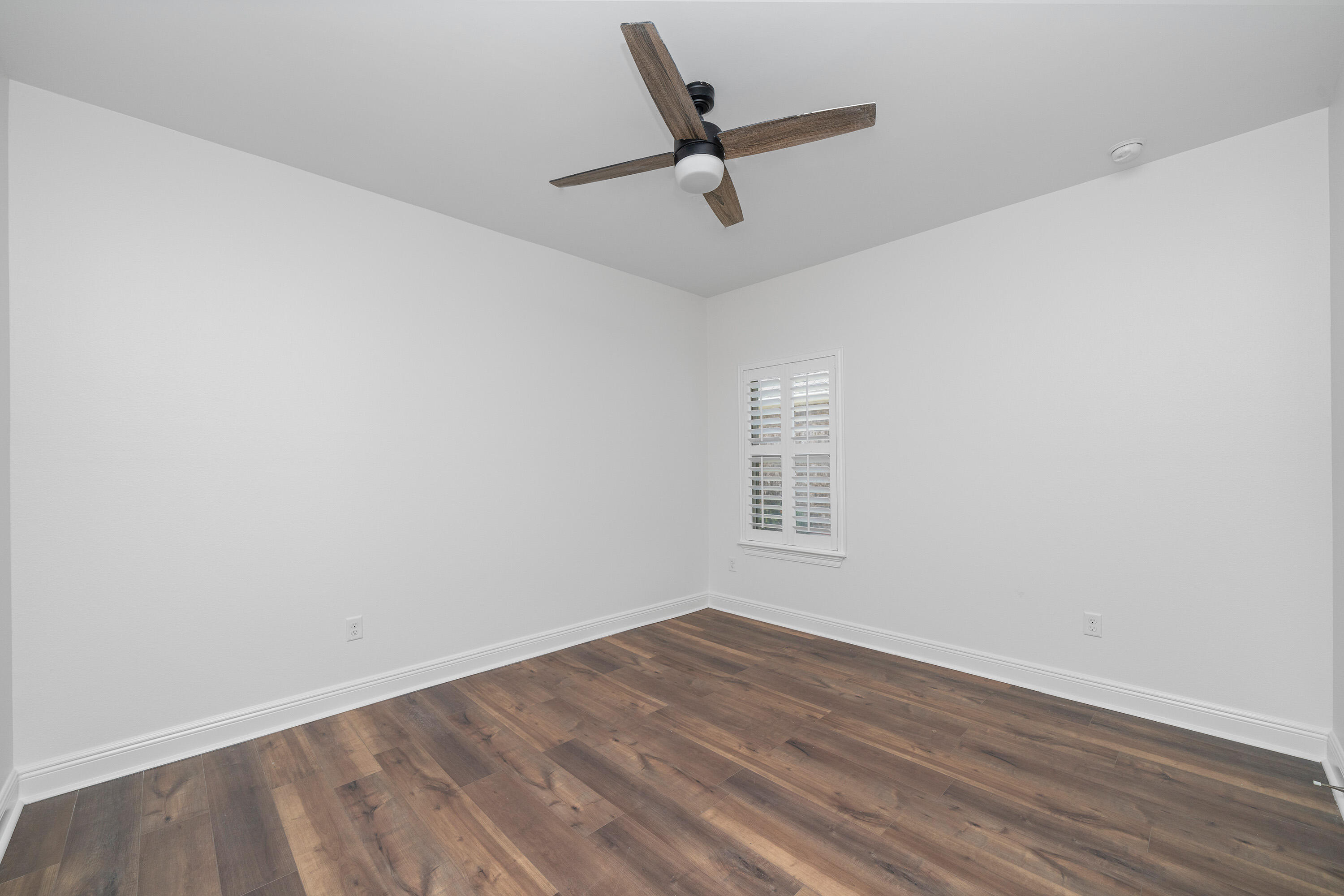 WHISPERING LAKE - Residential Lease