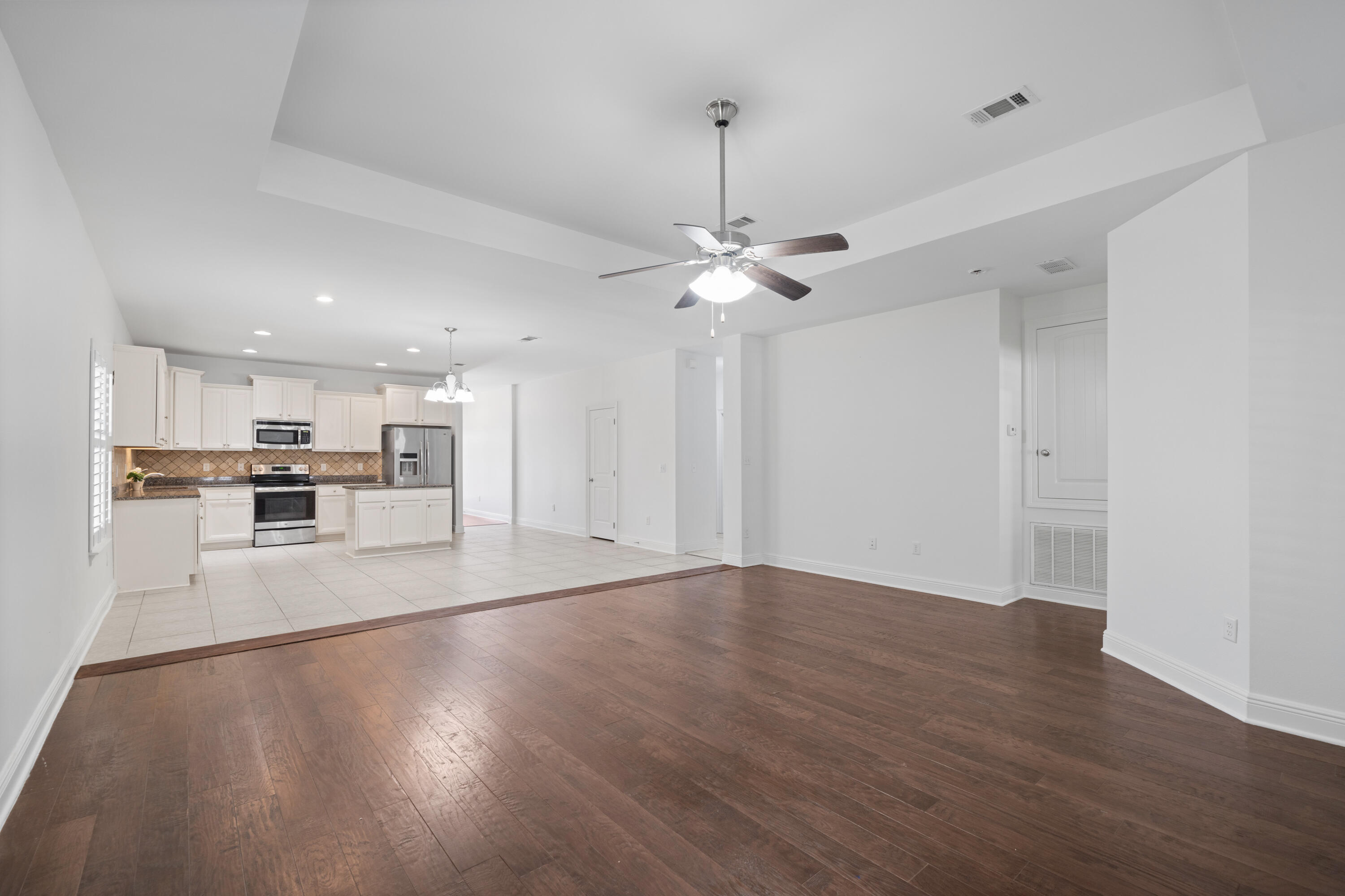 WHISPERING LAKE - Residential Lease