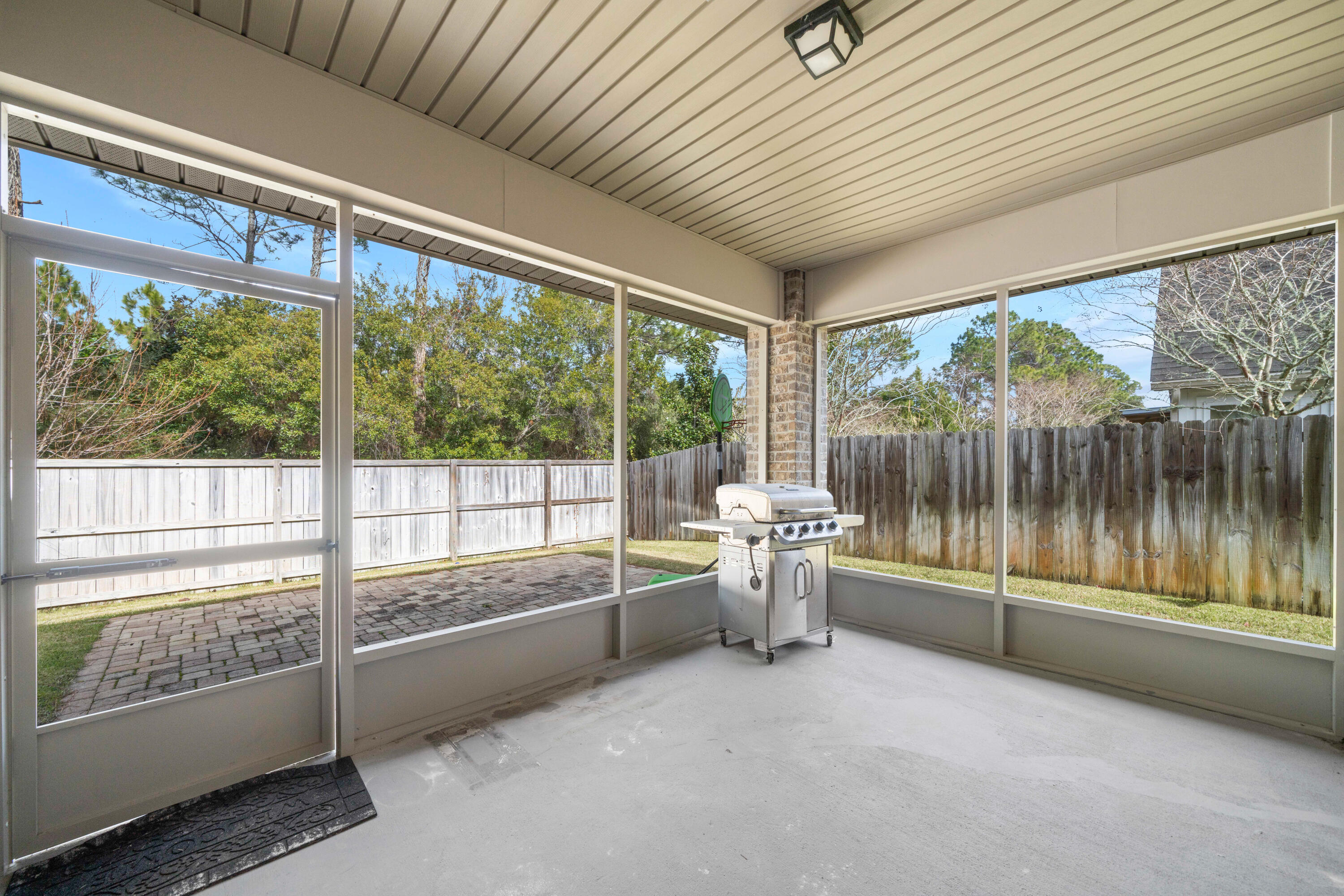 WHISPERING LAKE - Residential Lease