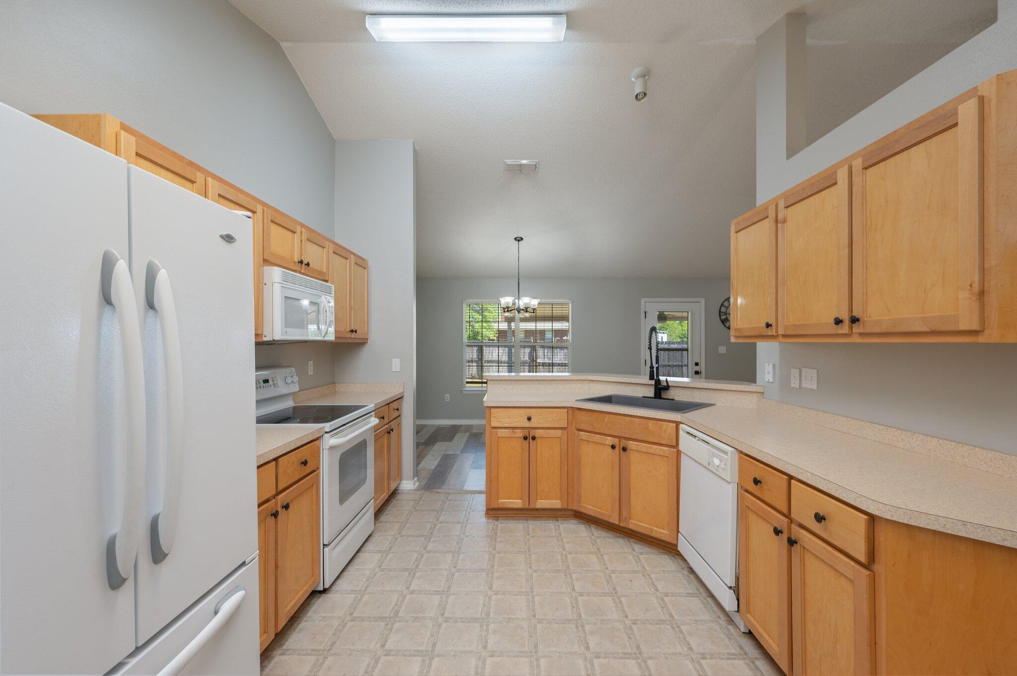 IRON GATE S/D PH I - Residential Lease