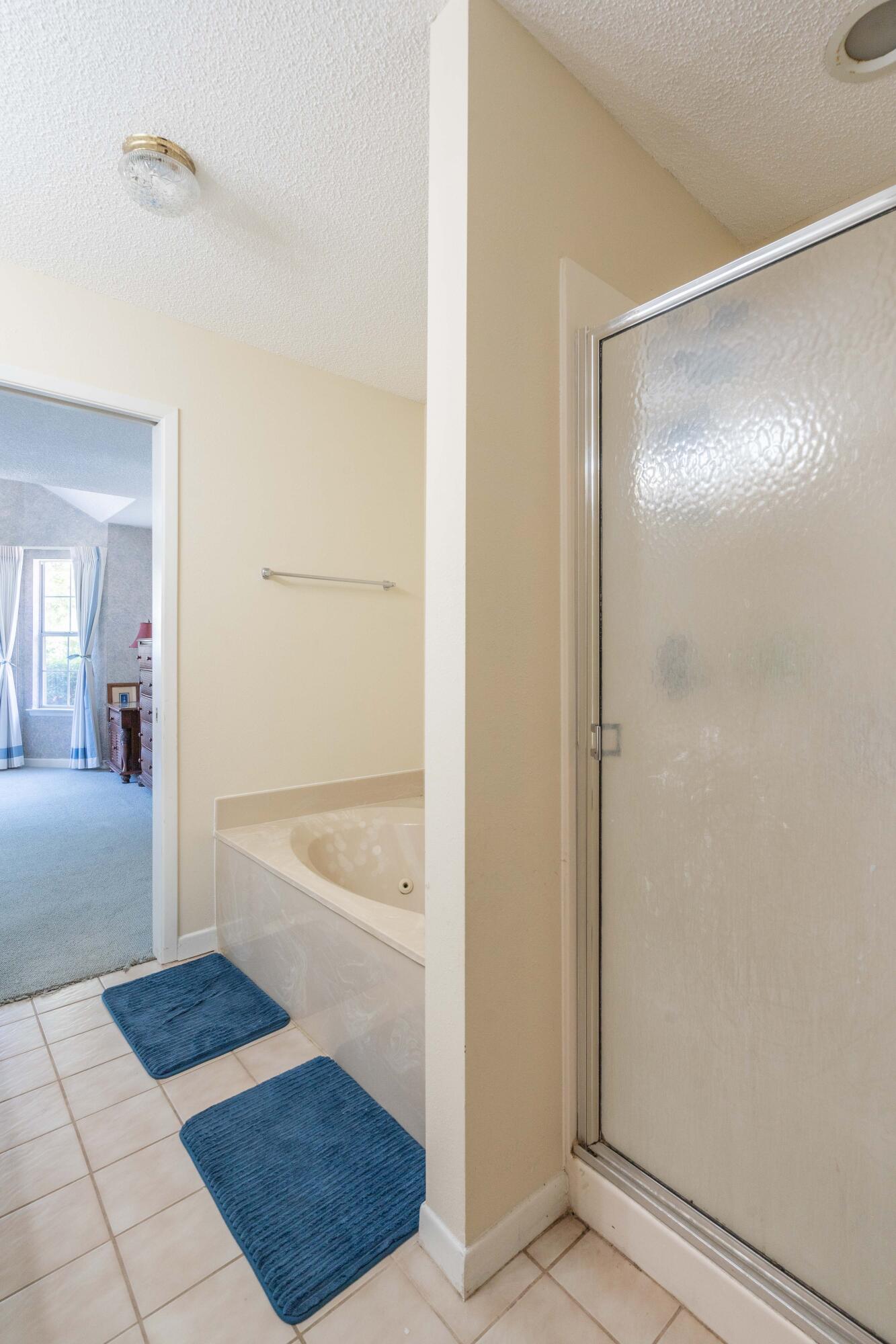 FAIRWAY LAKES - Residential