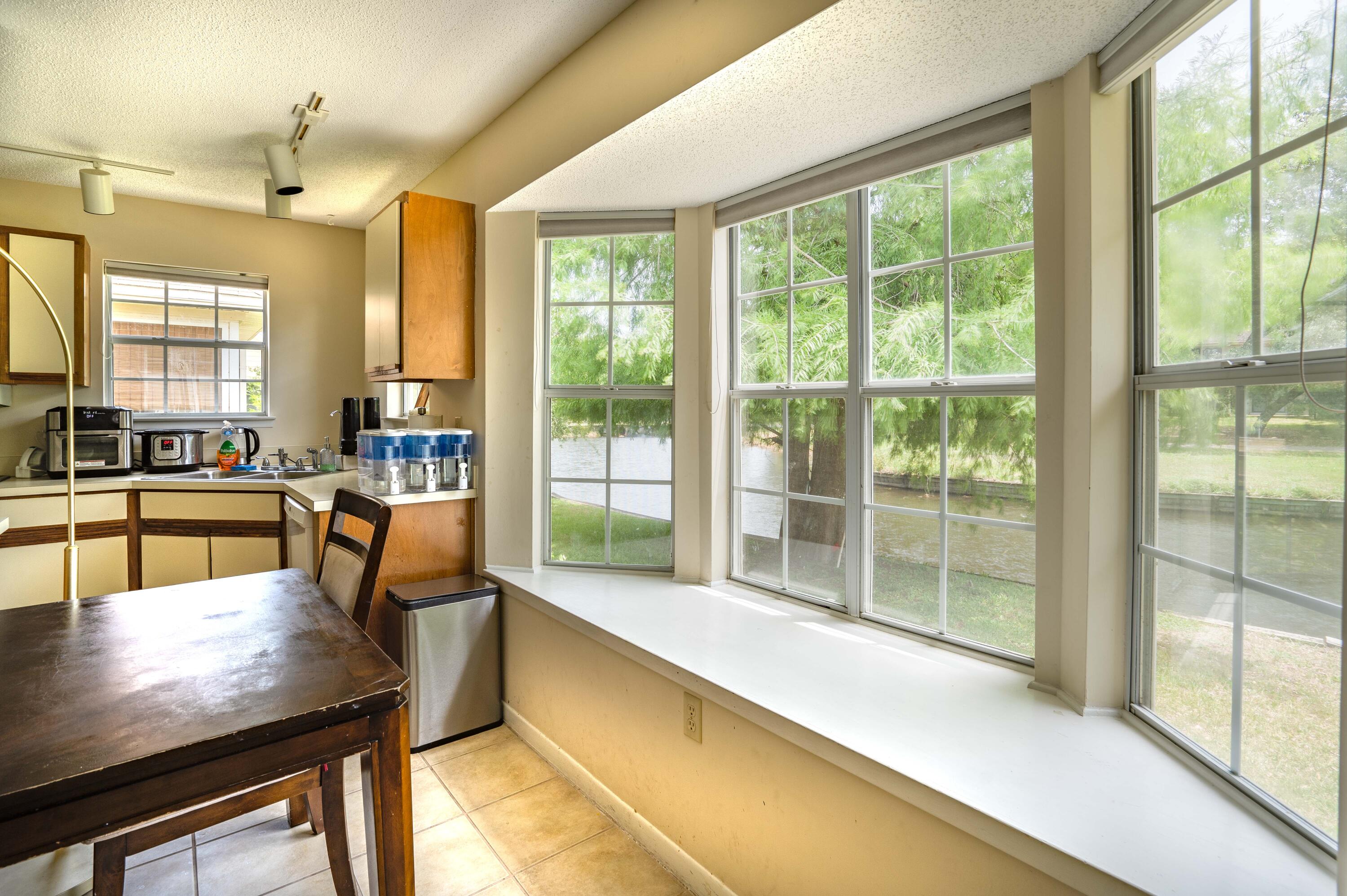 FAIRWAY LAKES - Residential