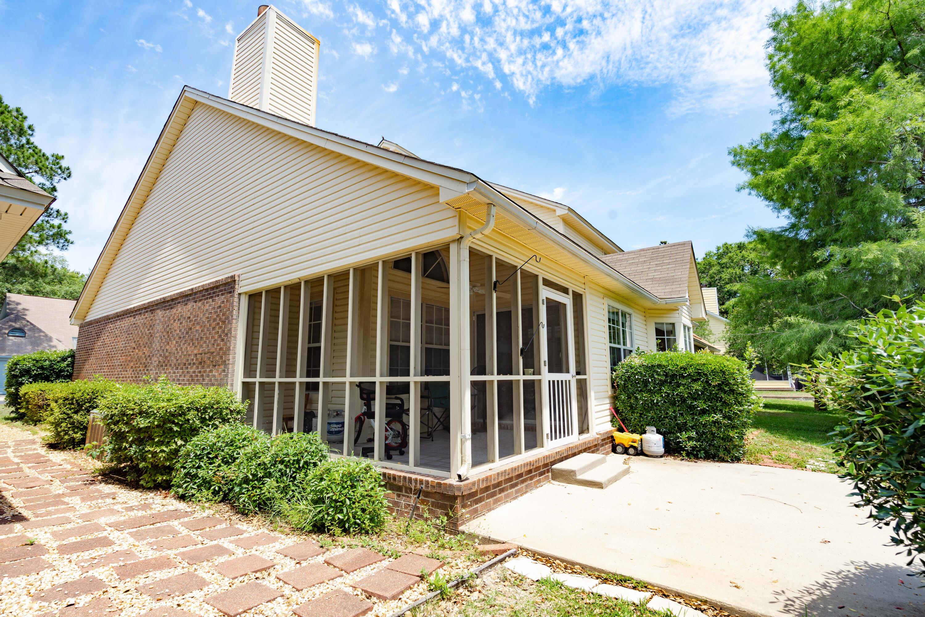 FAIRWAY LAKES - Residential