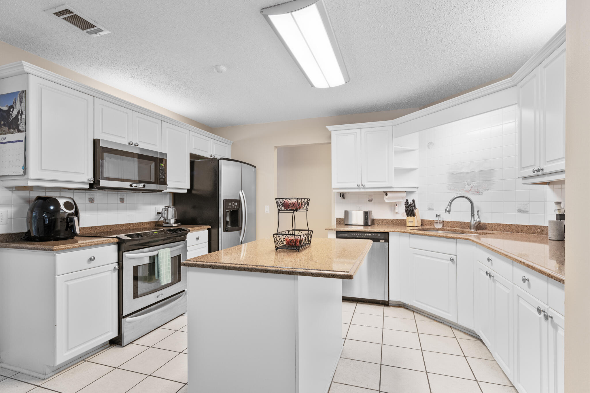 COUNTRYVIEW ESTATES 4TH ADDN - Residential