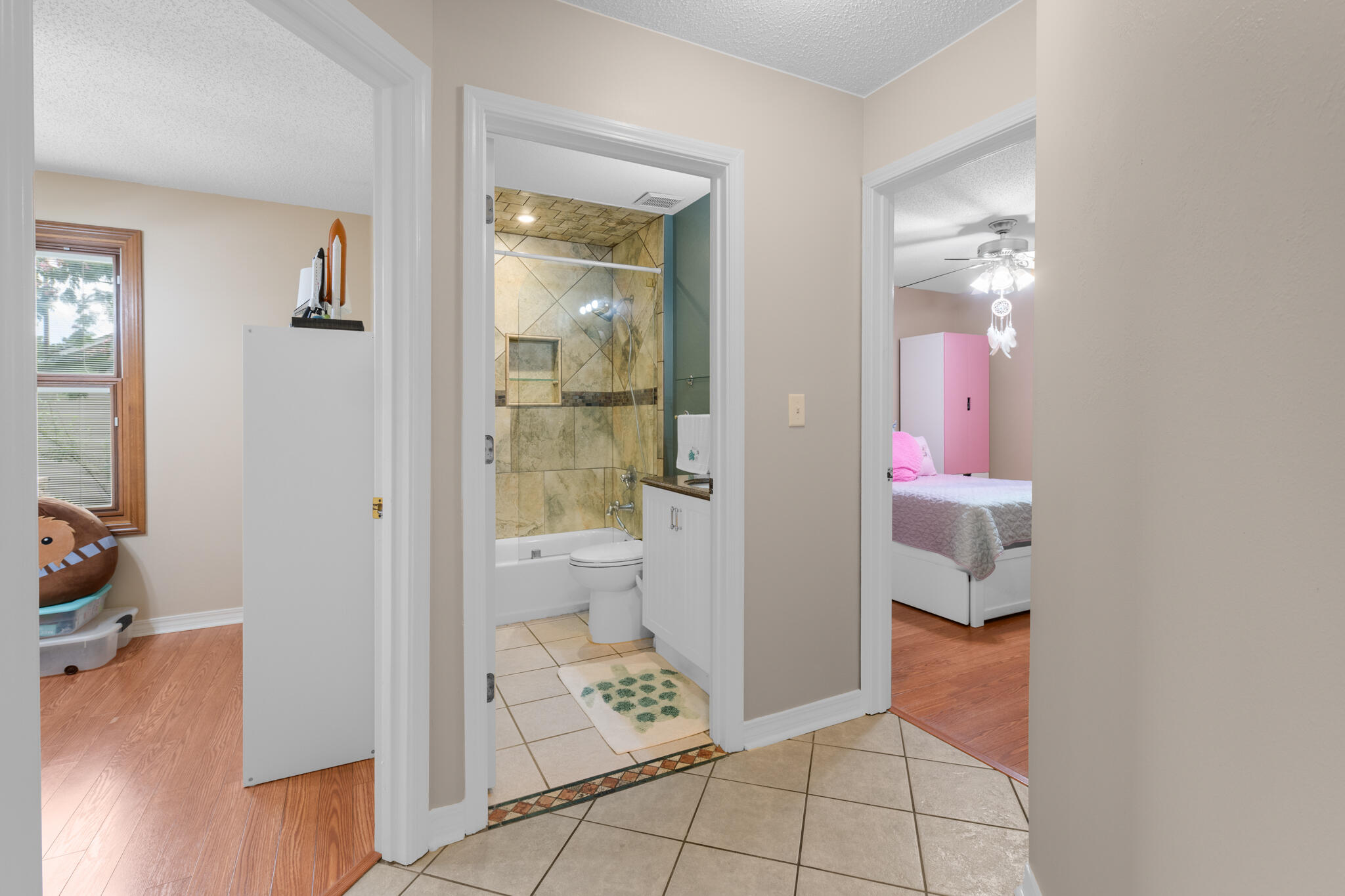 COUNTRYVIEW ESTATES 4TH ADDN - Residential