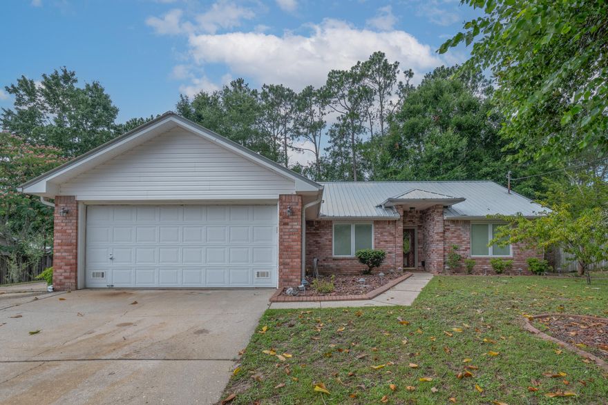 **** Offering $10k toward Closing Cost or Rate Buy-Down.****Welcome to Countryview Estates. This delightful 4-bedroom, 2-bathroom home boasts a host of impressive features. Inside you will find Pella triple pane windows with built-in blinds, the kitchen has quartz countertops, stainless steel appliances, and a eat in dining area. The fourth bedroom can present as a home office or extra bedroom. The guest bathroom offers a tile shower/tub combo, while the Master bathroom features a walk-in shower. Enjoy cold evenings by the wood-burning fireplace or relax on spring days in the screened in Florida room. Step outside to find a convenient RV/ boat pad complete with water, cable, and full power amenities.