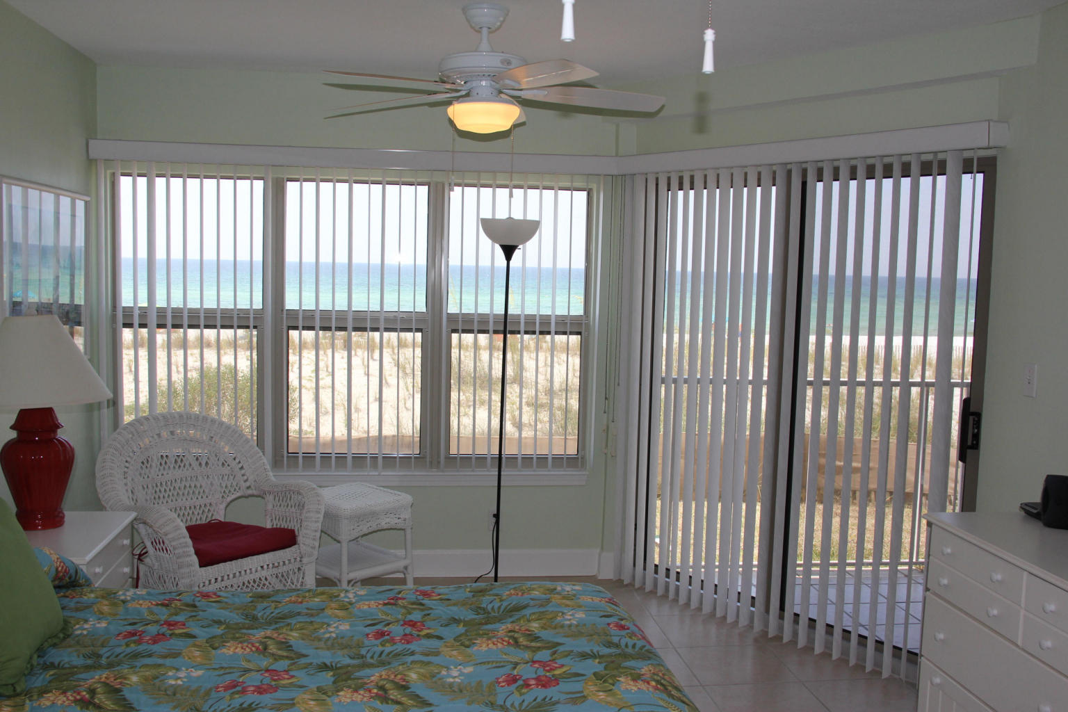 EMERALD TOWERS WEST CONDO - Residential