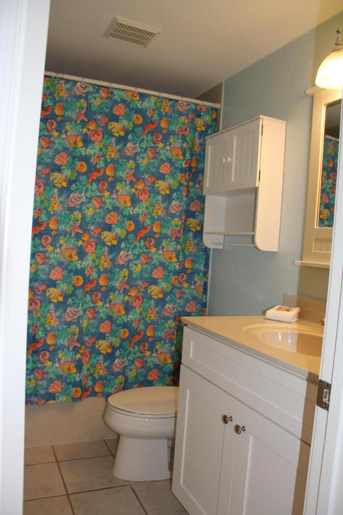 EMERALD TOWERS WEST CONDO - Residential