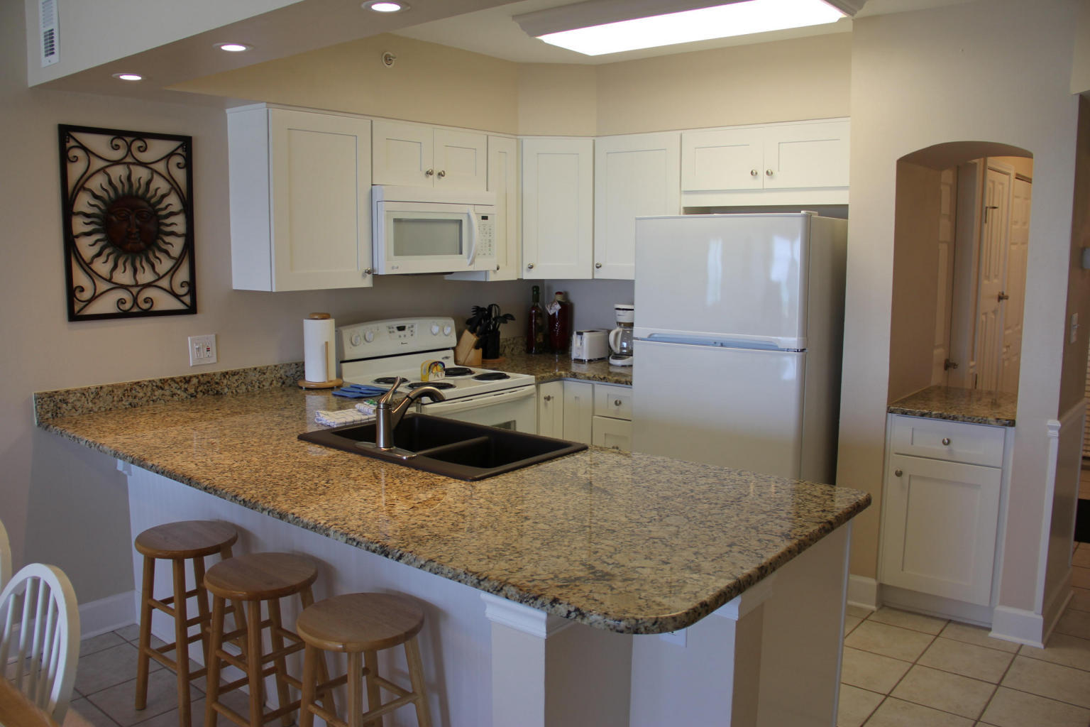 EMERALD TOWERS WEST CONDO - Residential