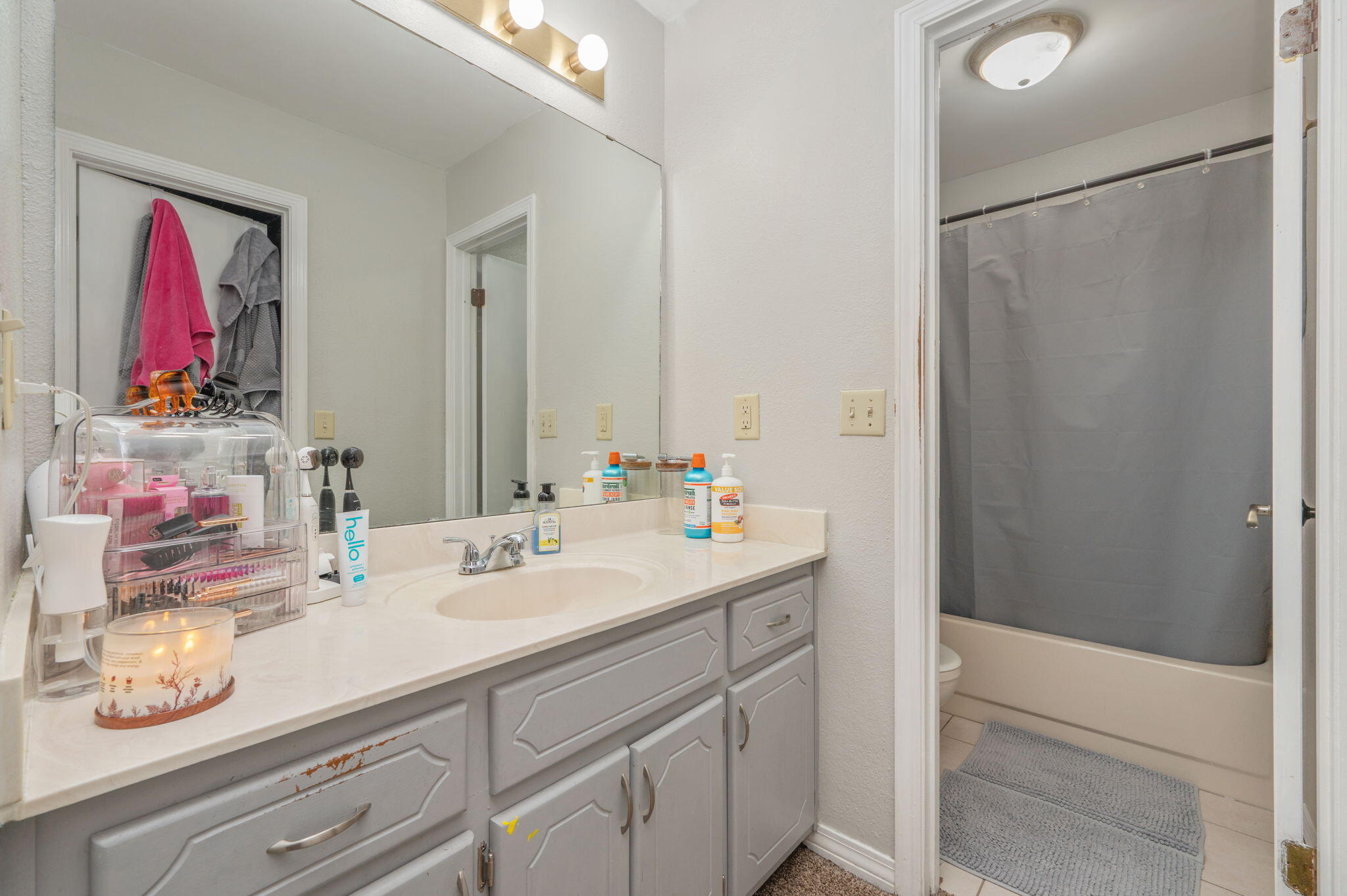 COUNTRYVIEW ESTATES 1ST ADDN - Residential