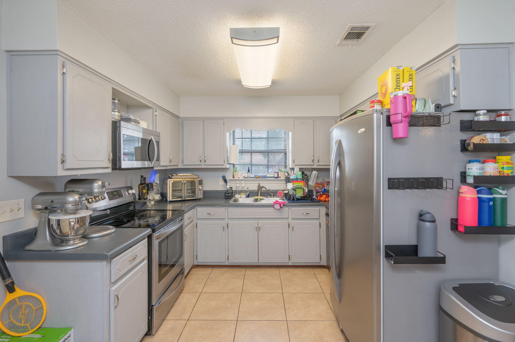 COUNTRYVIEW ESTATES 1ST ADDN - Residential