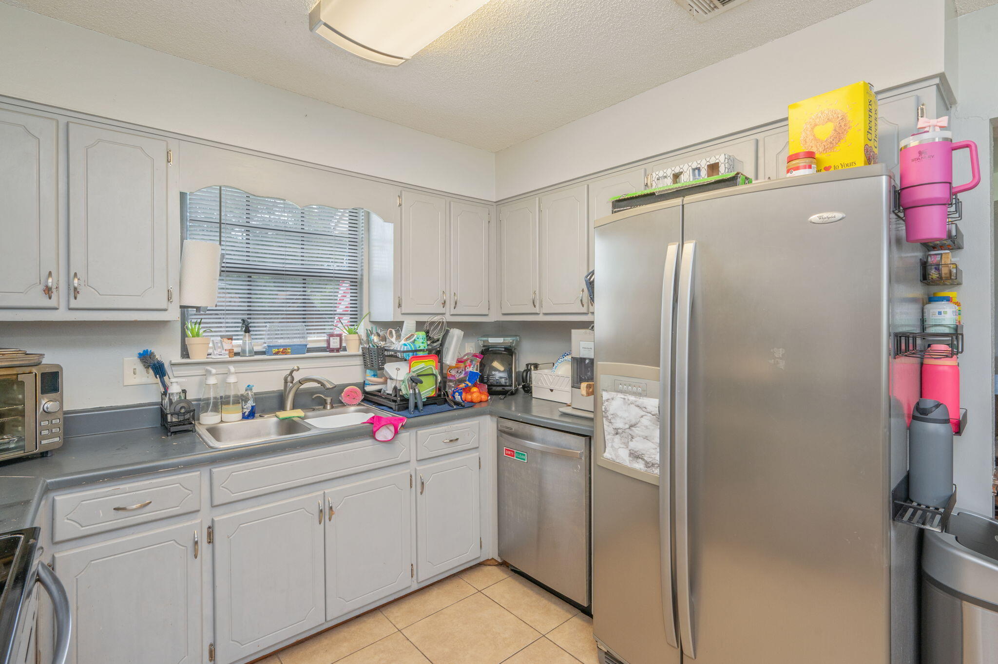 COUNTRYVIEW ESTATES 1ST ADDN - Residential