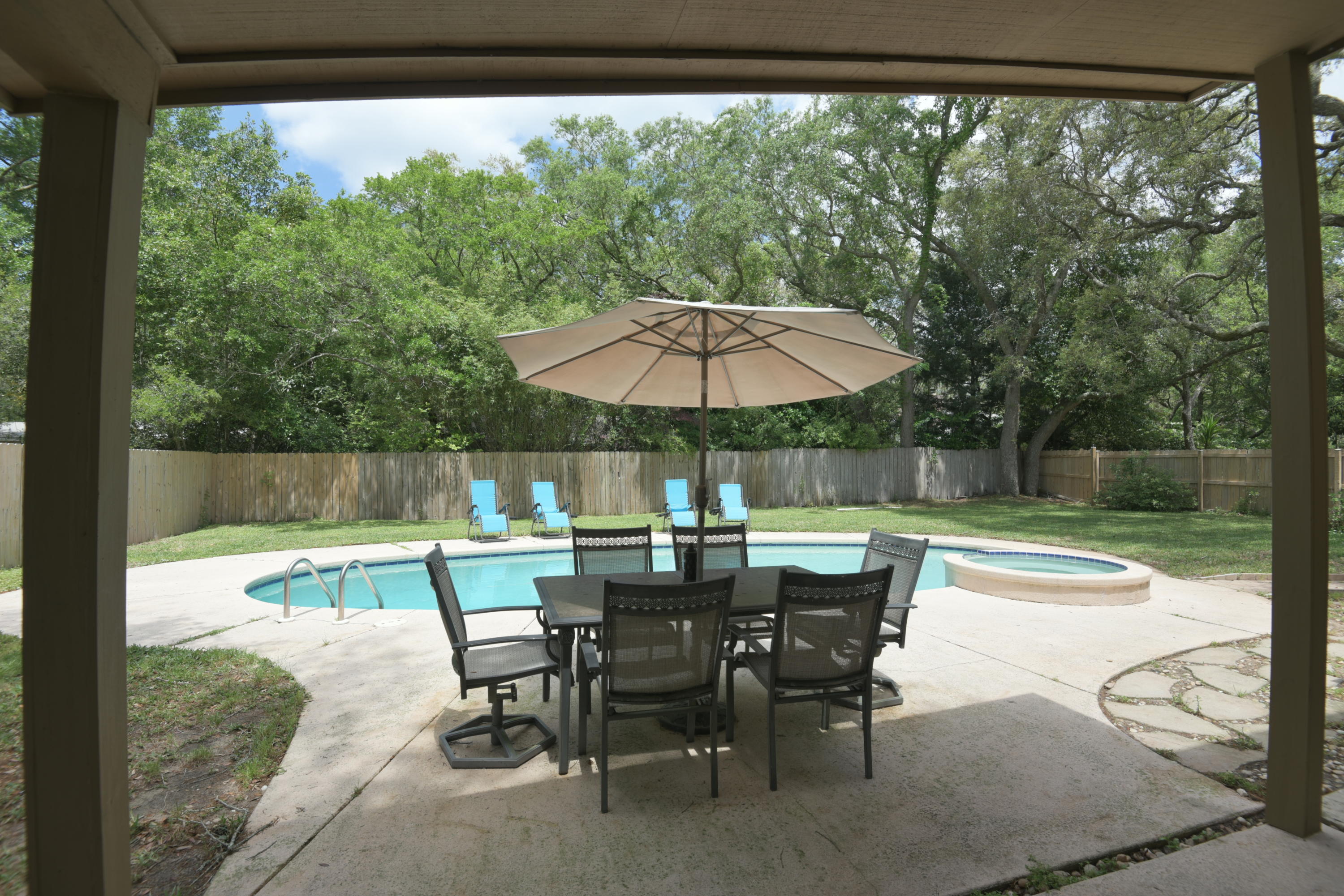 BAYOU POQUITO - Residential