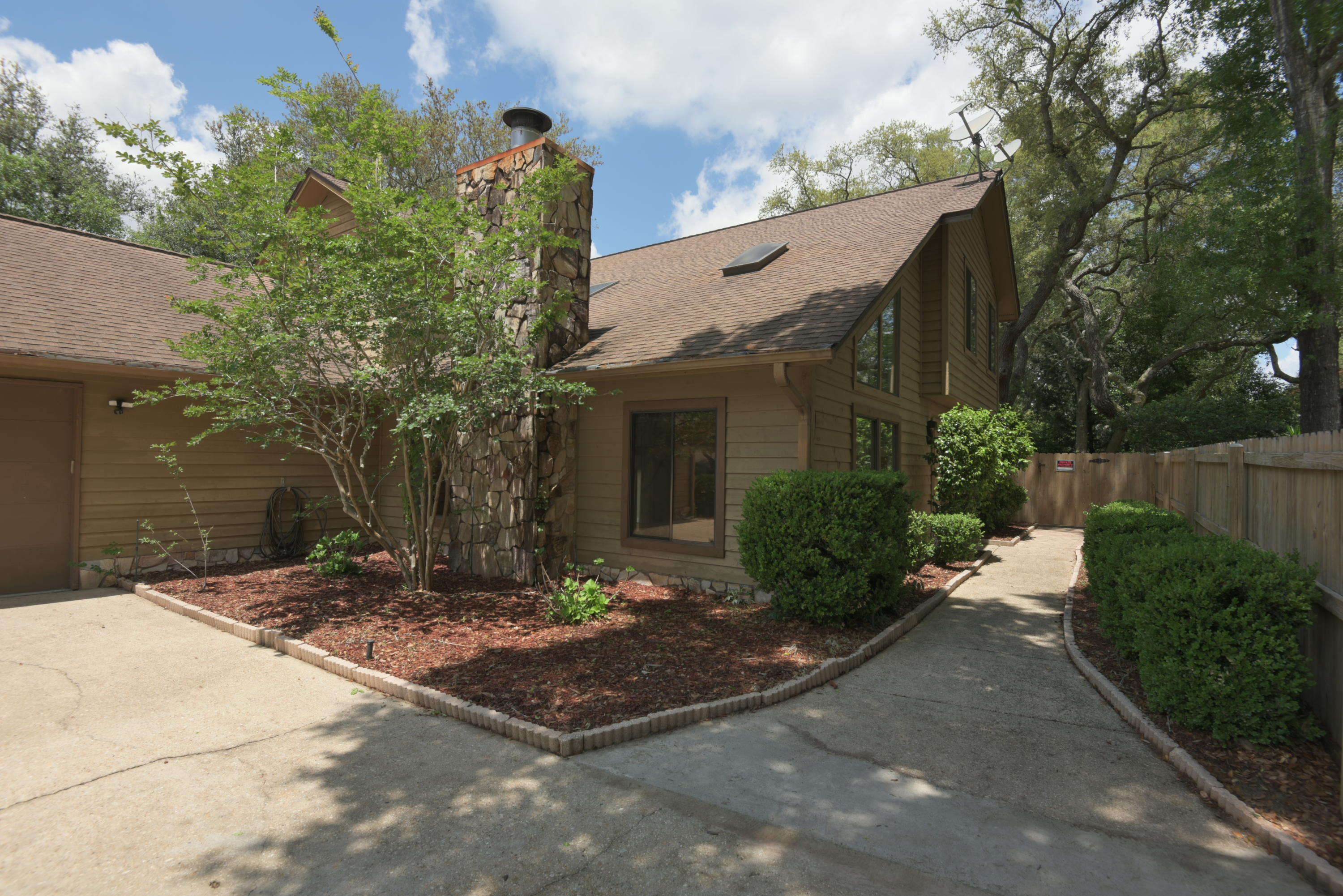 BAYOU POQUITO - Residential