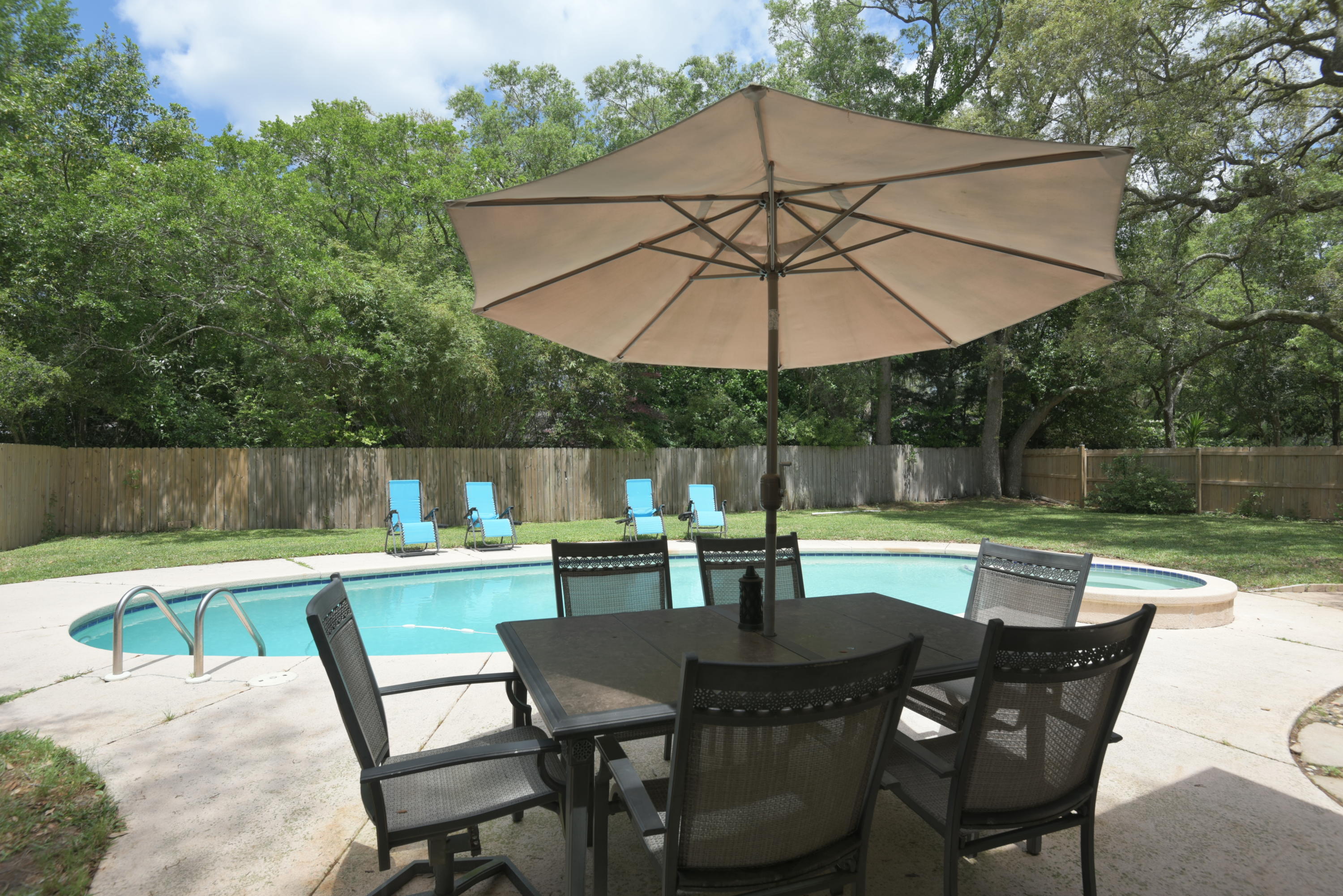 BAYOU POQUITO - Residential