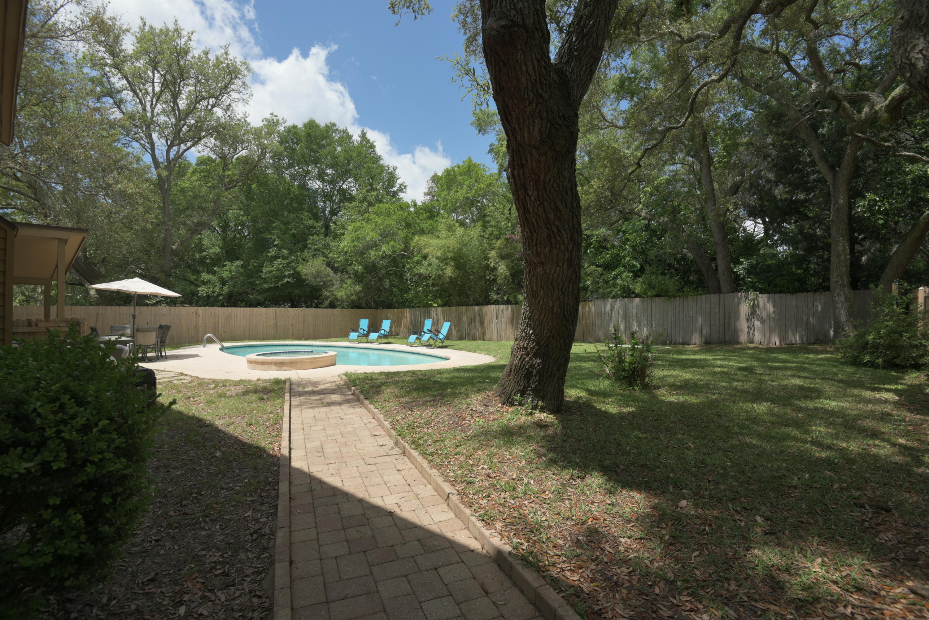 BAYOU POQUITO - Residential