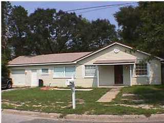 Three bedroom, 2 Bath very well maintained house centrally located to Hurlburt and Eglin Air Force Bases. Privacy fenced back yard with shade trees. Brand new REEM ac unit.