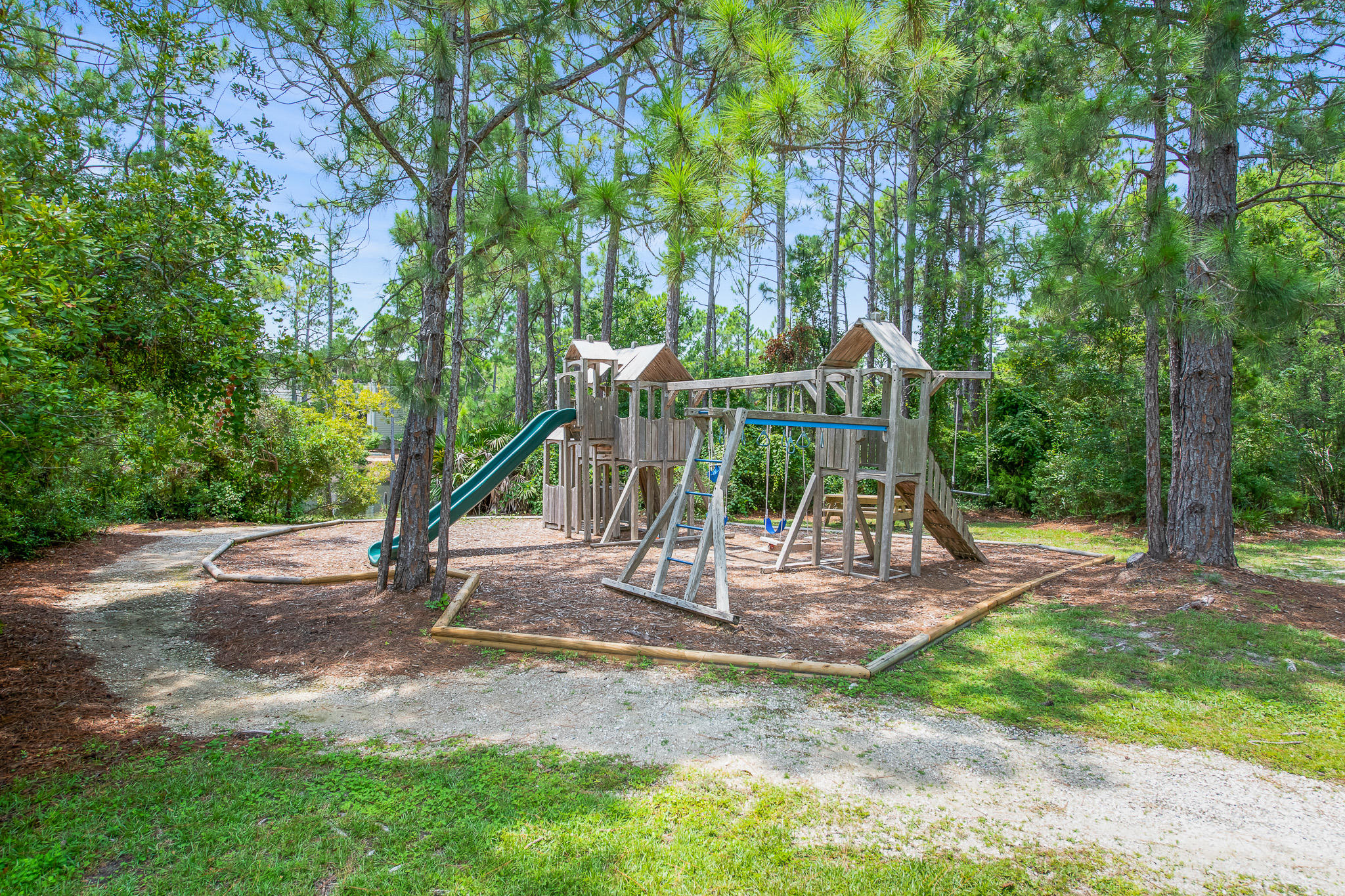 FOREST LAKES - Residential