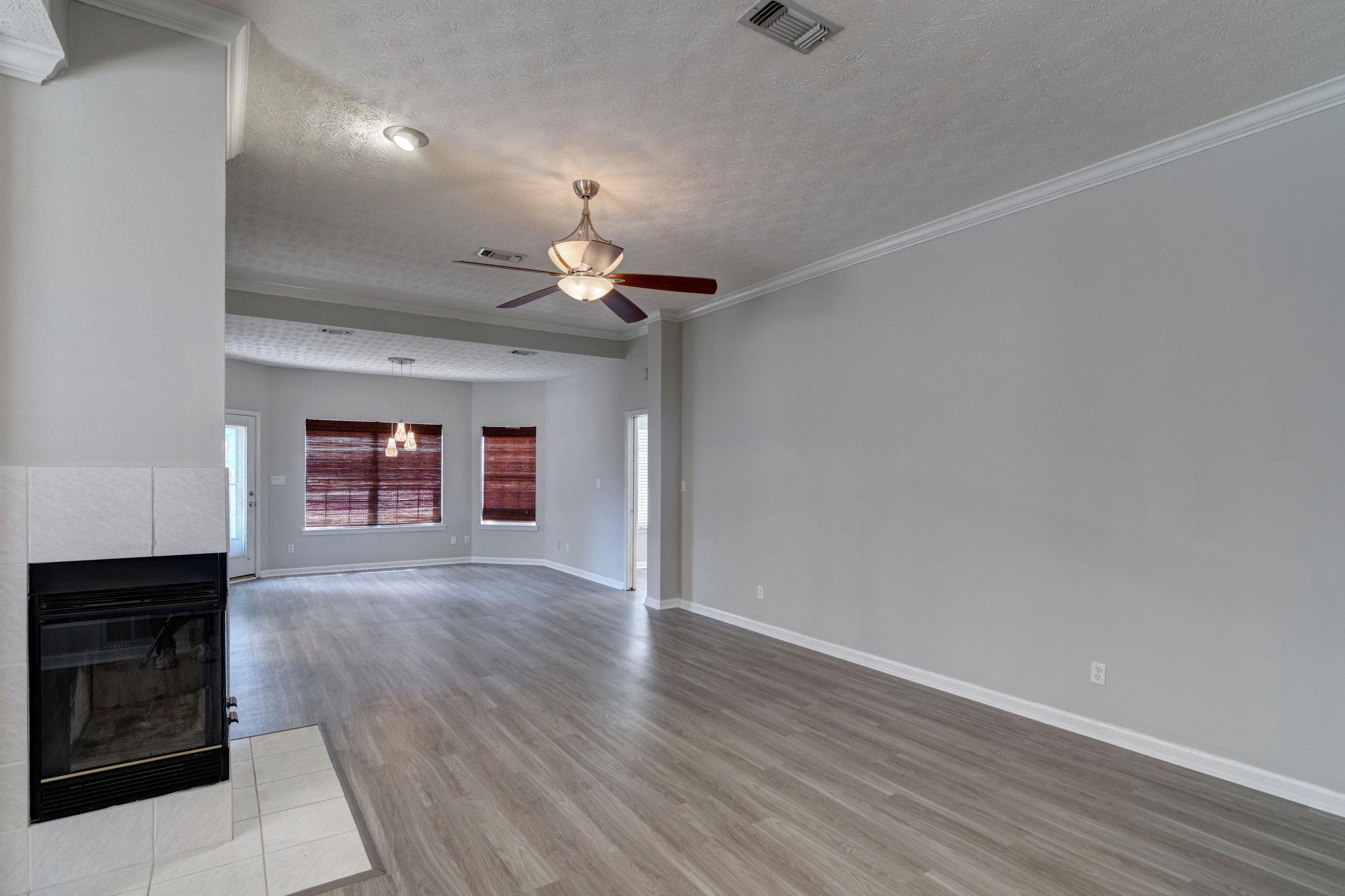 FAIRWAYS AT TIGER POINT EAST - Residential