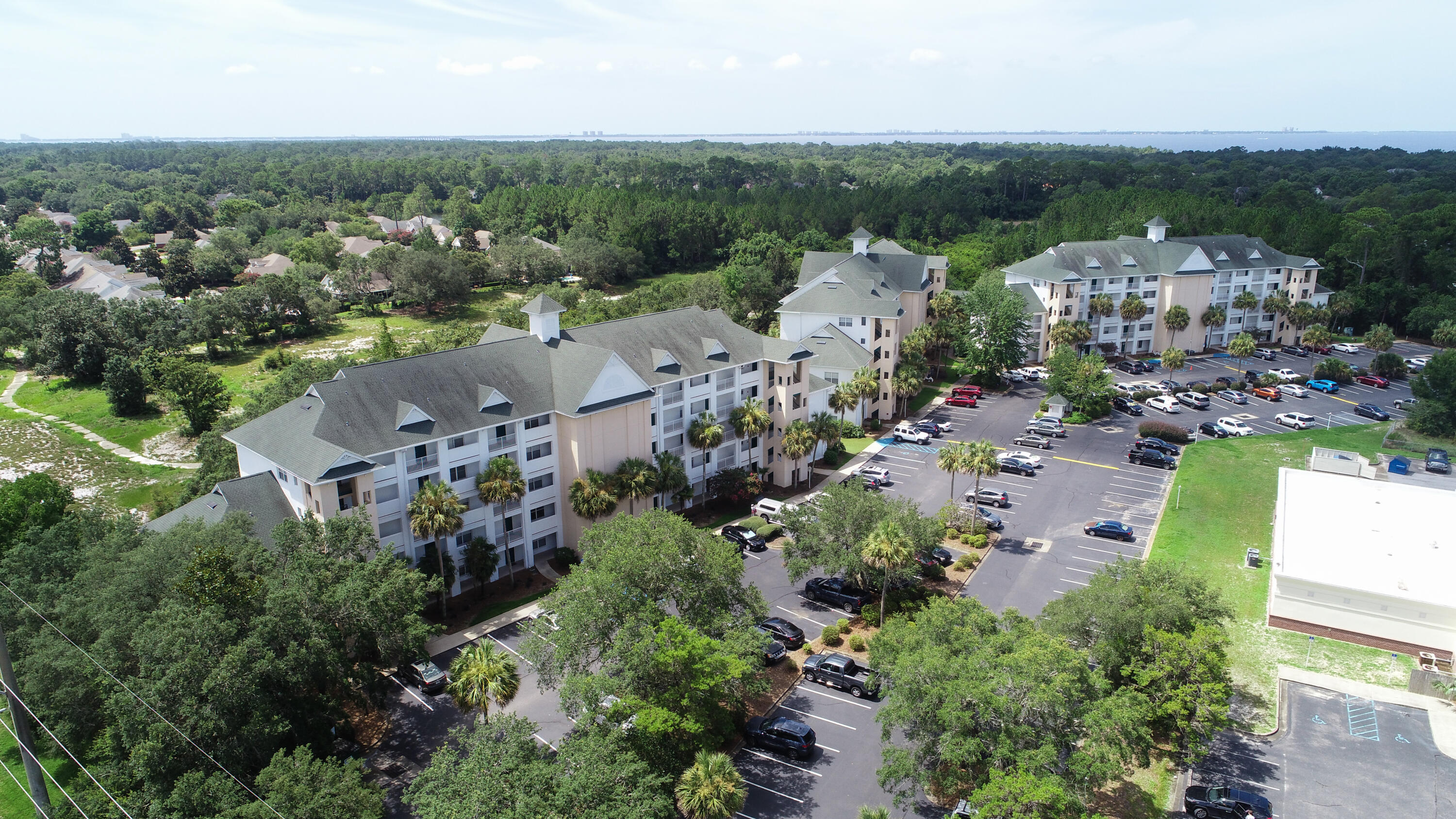 THE FLORIDA CLUB @ BLUEWATER - Residential Lease