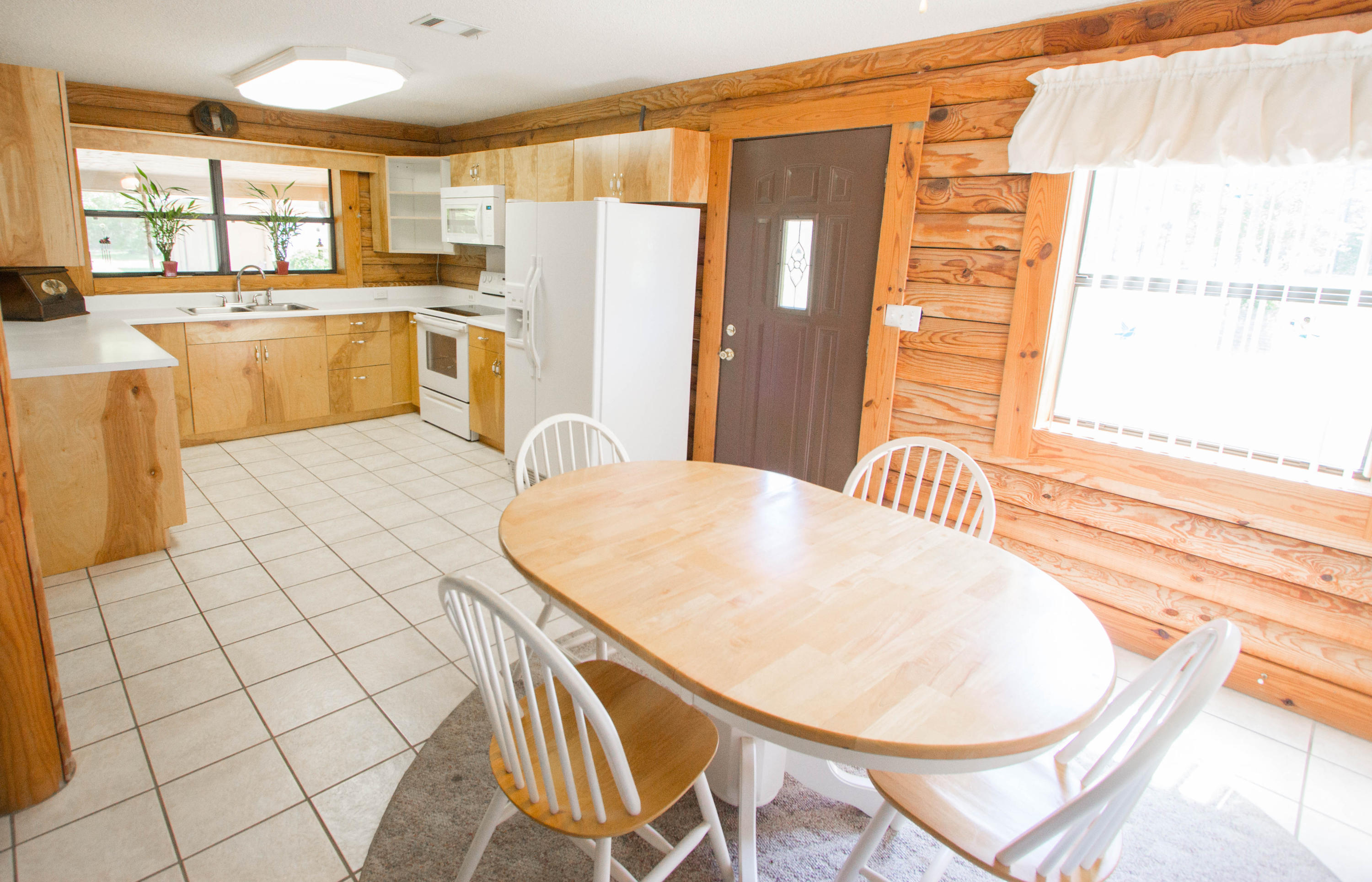 PRCL C DESC MORE AS:COM AT THE NW/C OF SEC RUN S 00 DEG 00'00''W 658.04 FT RUN N 84 DEG 32'53''E 174 - Residential