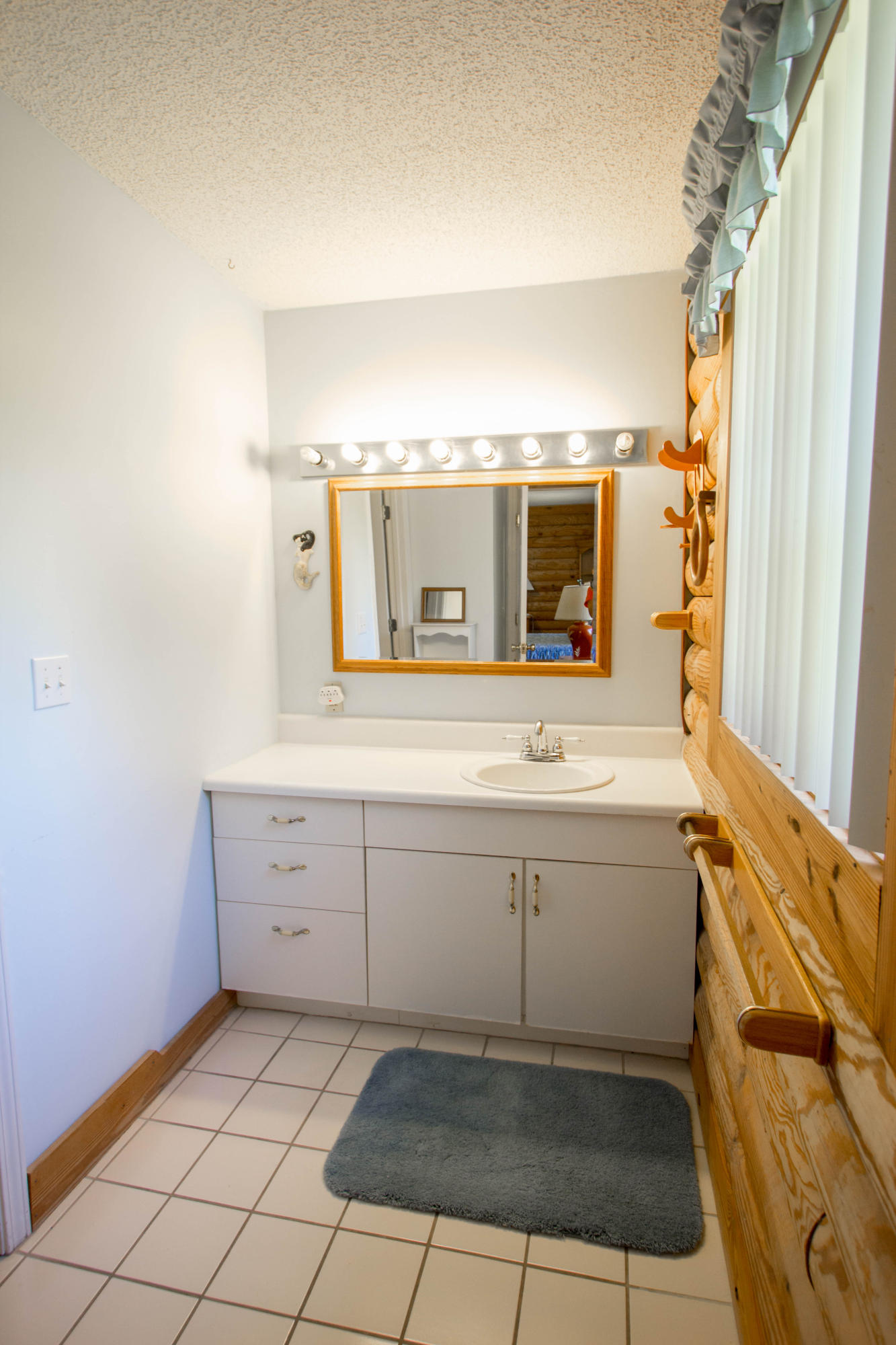 PRCL C DESC MORE AS:COM AT THE NW/C OF SEC RUN S 00 DEG 00'00''W 658.04 FT RUN N 84 DEG 32'53''E 174 - Residential