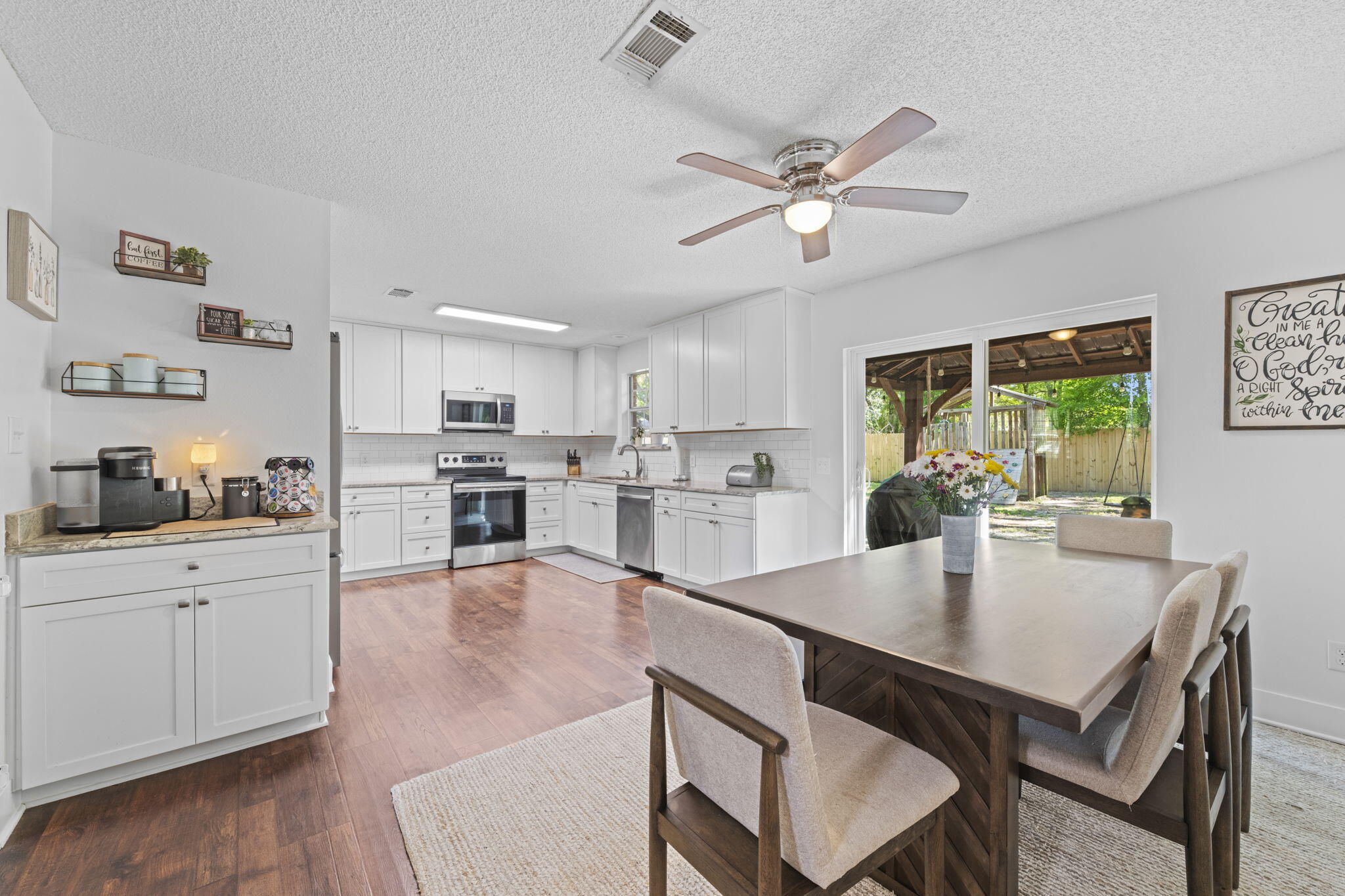 COUNTRY BREEZE ESTATES - Residential