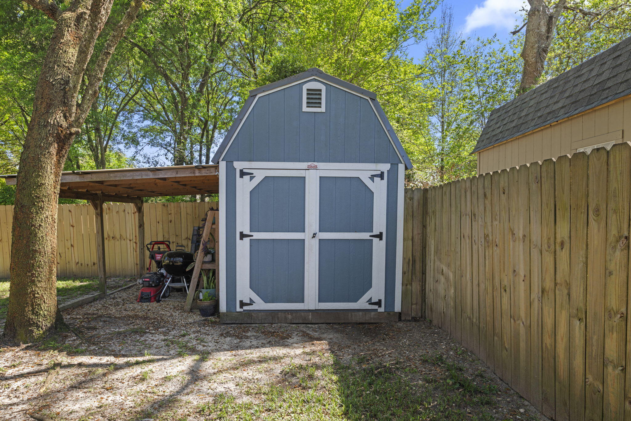 COUNTRY BREEZE ESTATES - Residential