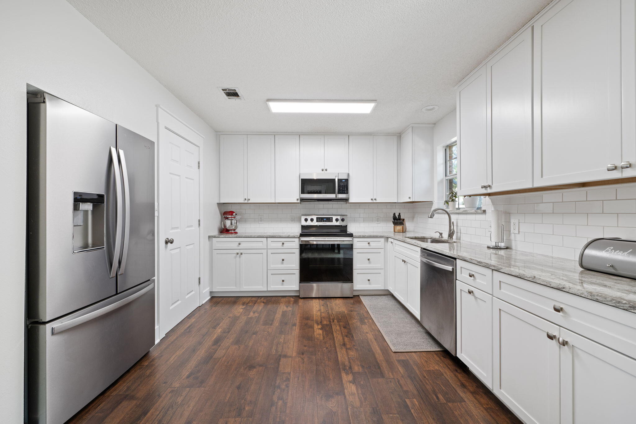 COUNTRY BREEZE ESTATES - Residential