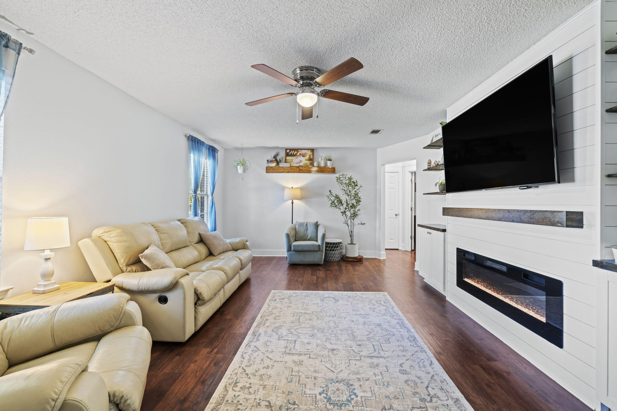COUNTRY BREEZE ESTATES - Residential