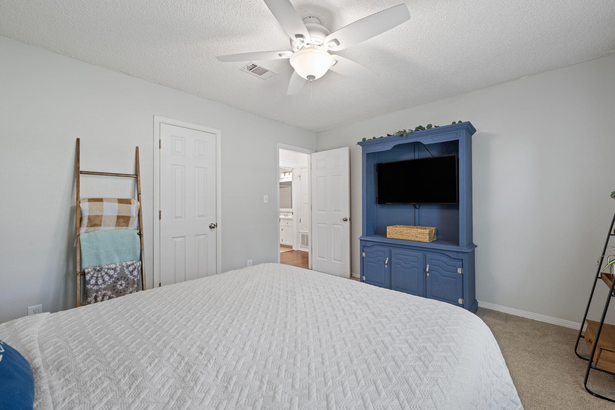 COUNTRY BREEZE ESTATES - Residential