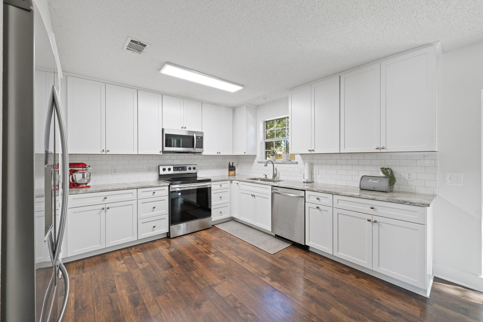 COUNTRY BREEZE ESTATES - Residential