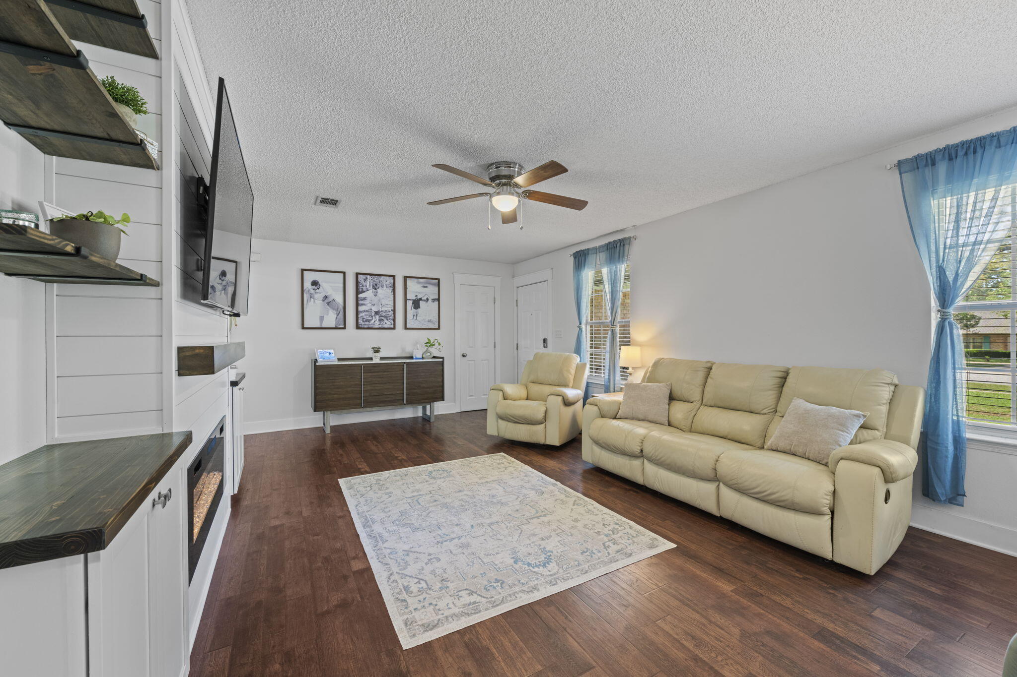 COUNTRY BREEZE ESTATES - Residential