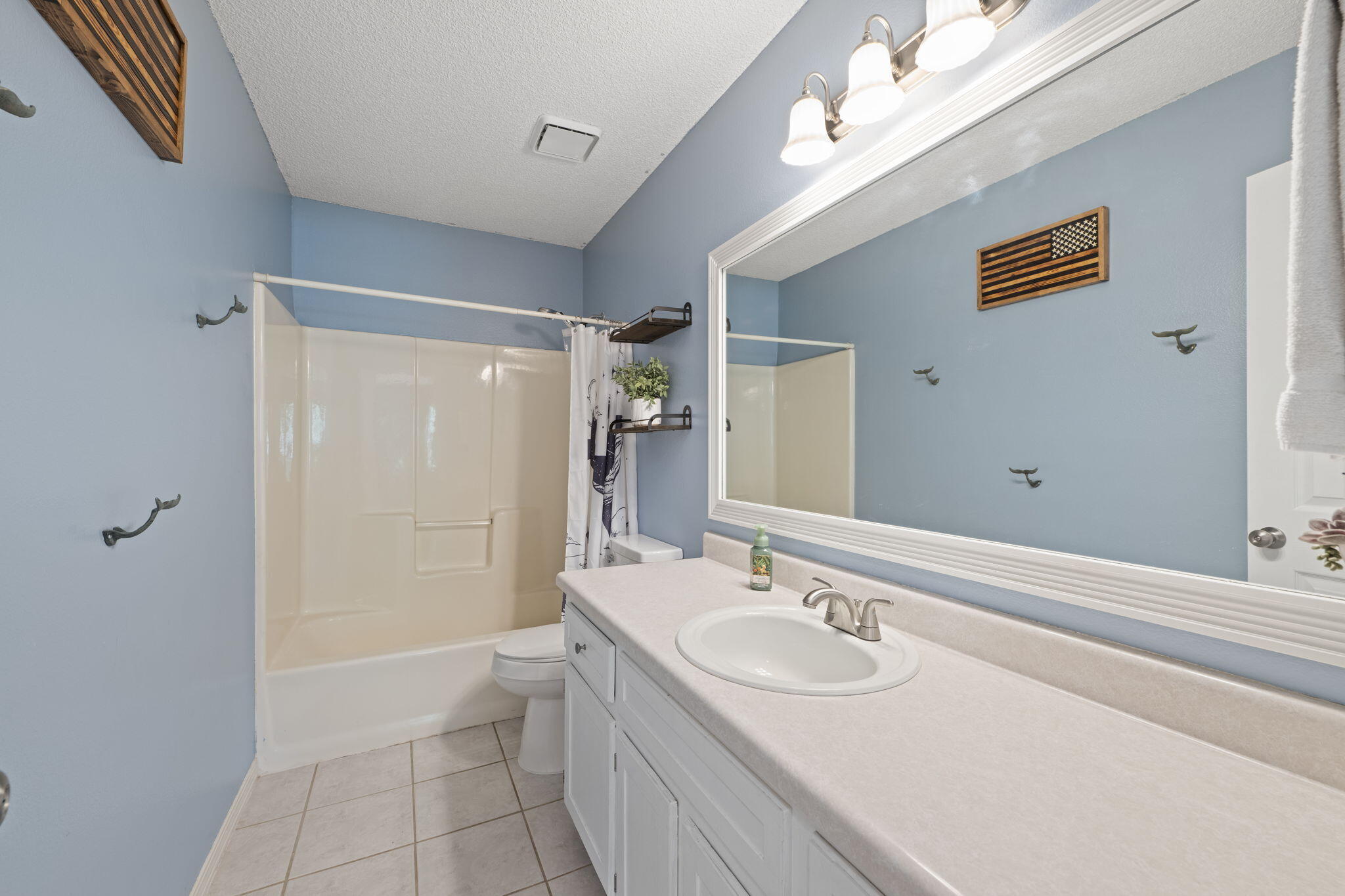 COUNTRY BREEZE ESTATES - Residential
