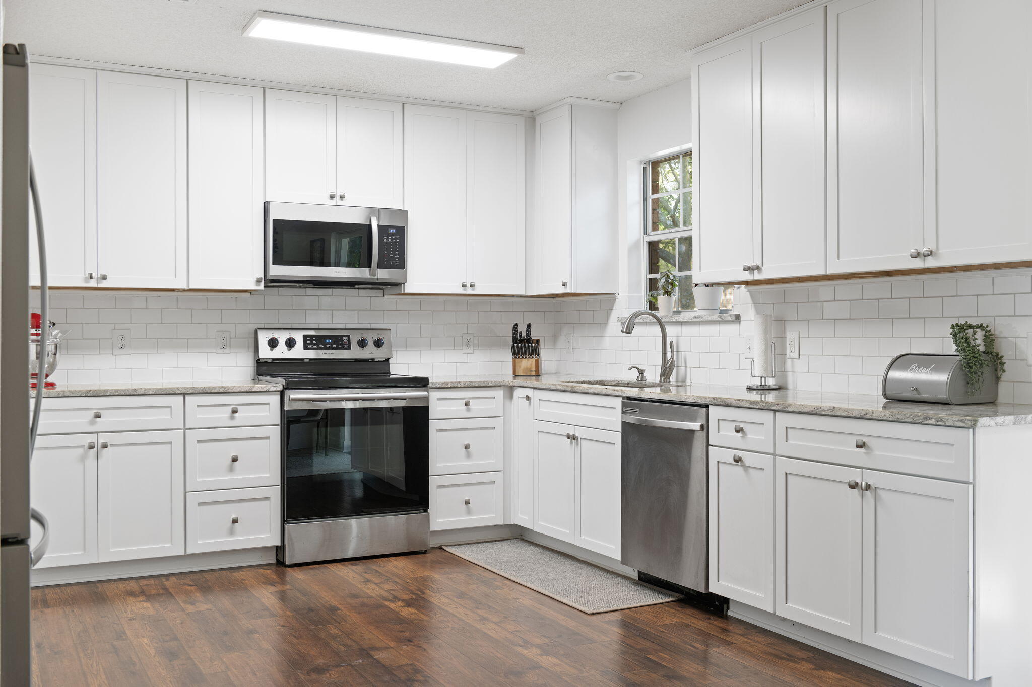 COUNTRY BREEZE ESTATES - Residential