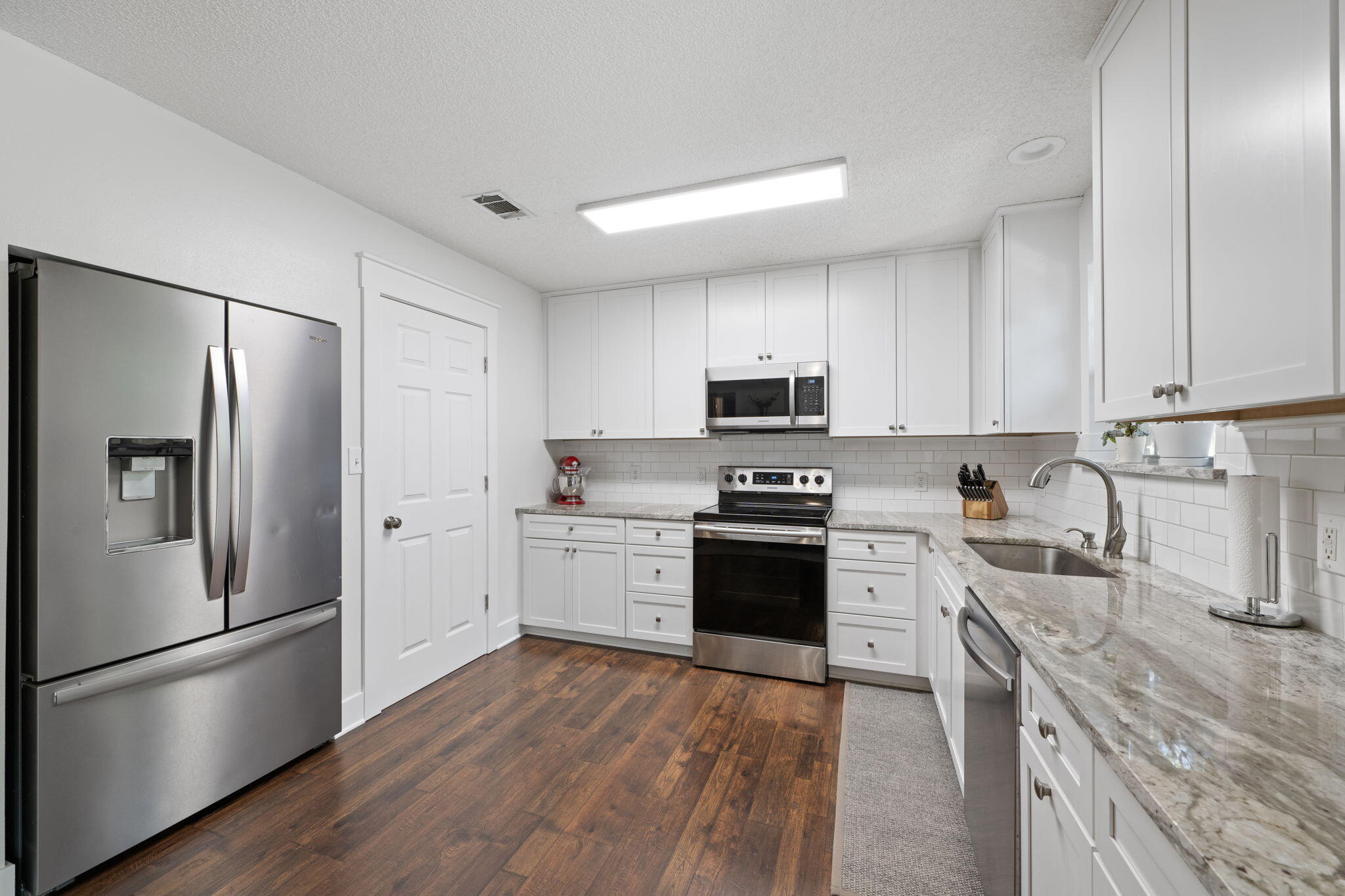 COUNTRY BREEZE ESTATES - Residential