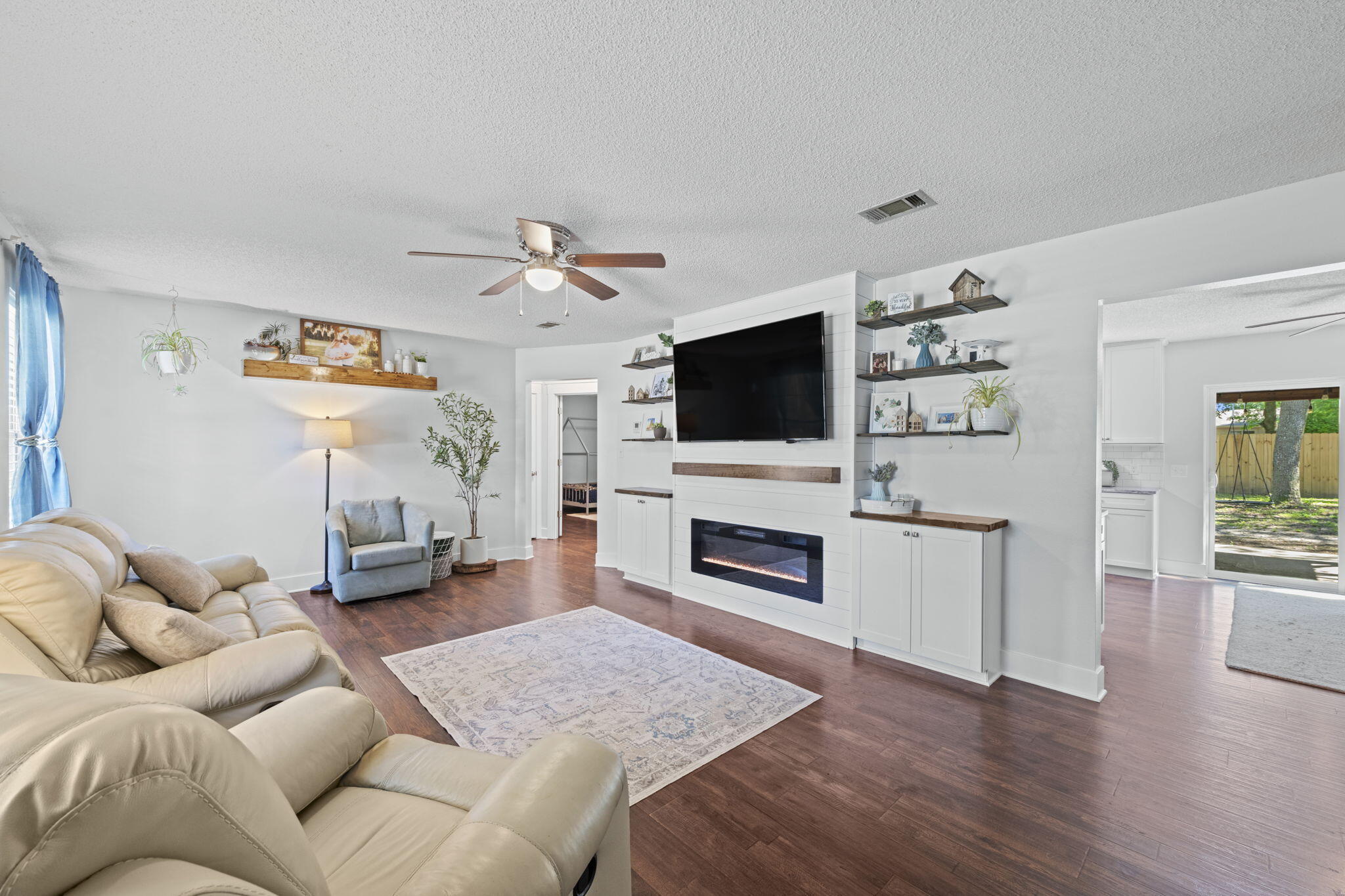 COUNTRY BREEZE ESTATES - Residential