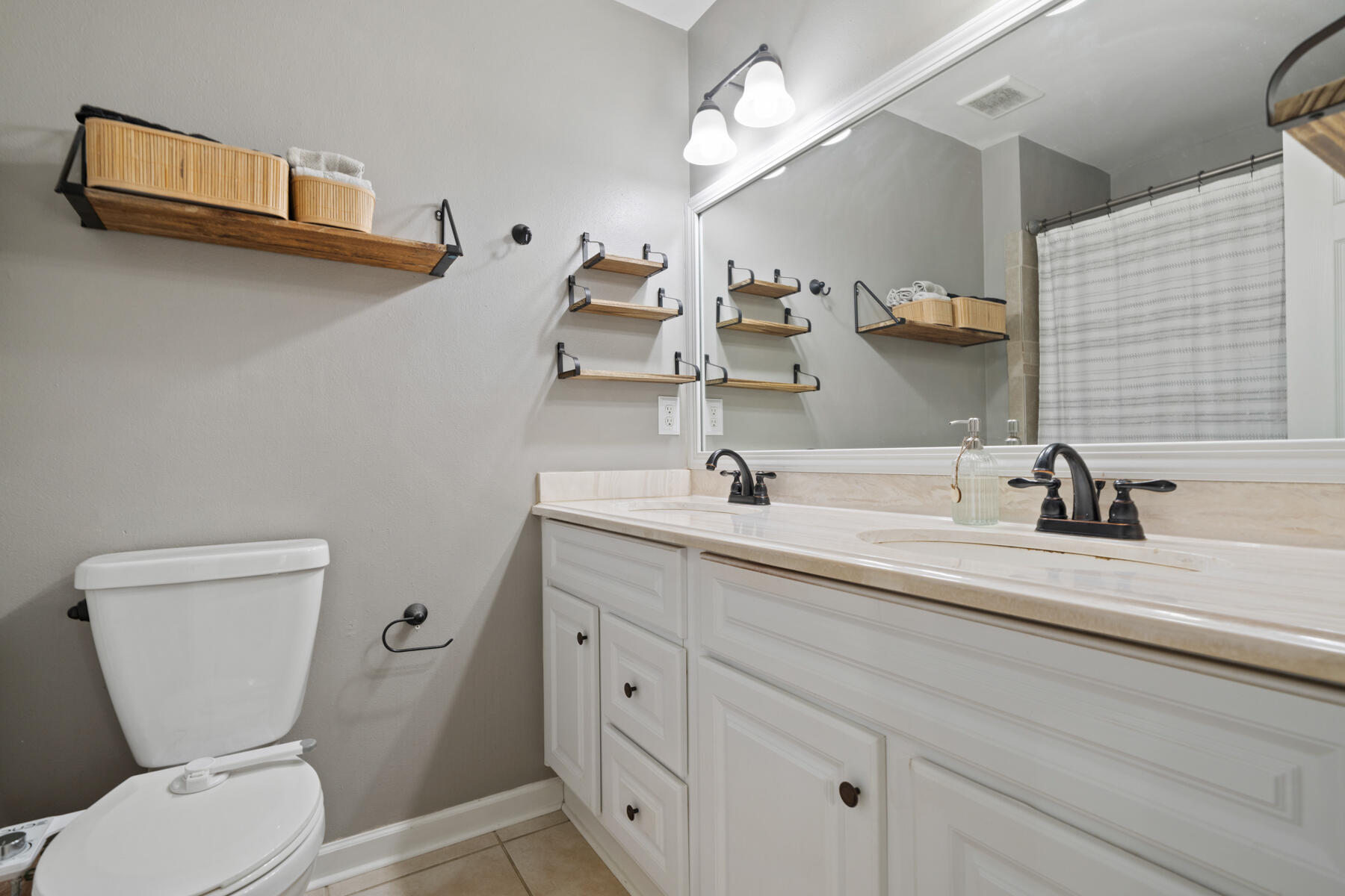 PINE MEADOWS - Residential