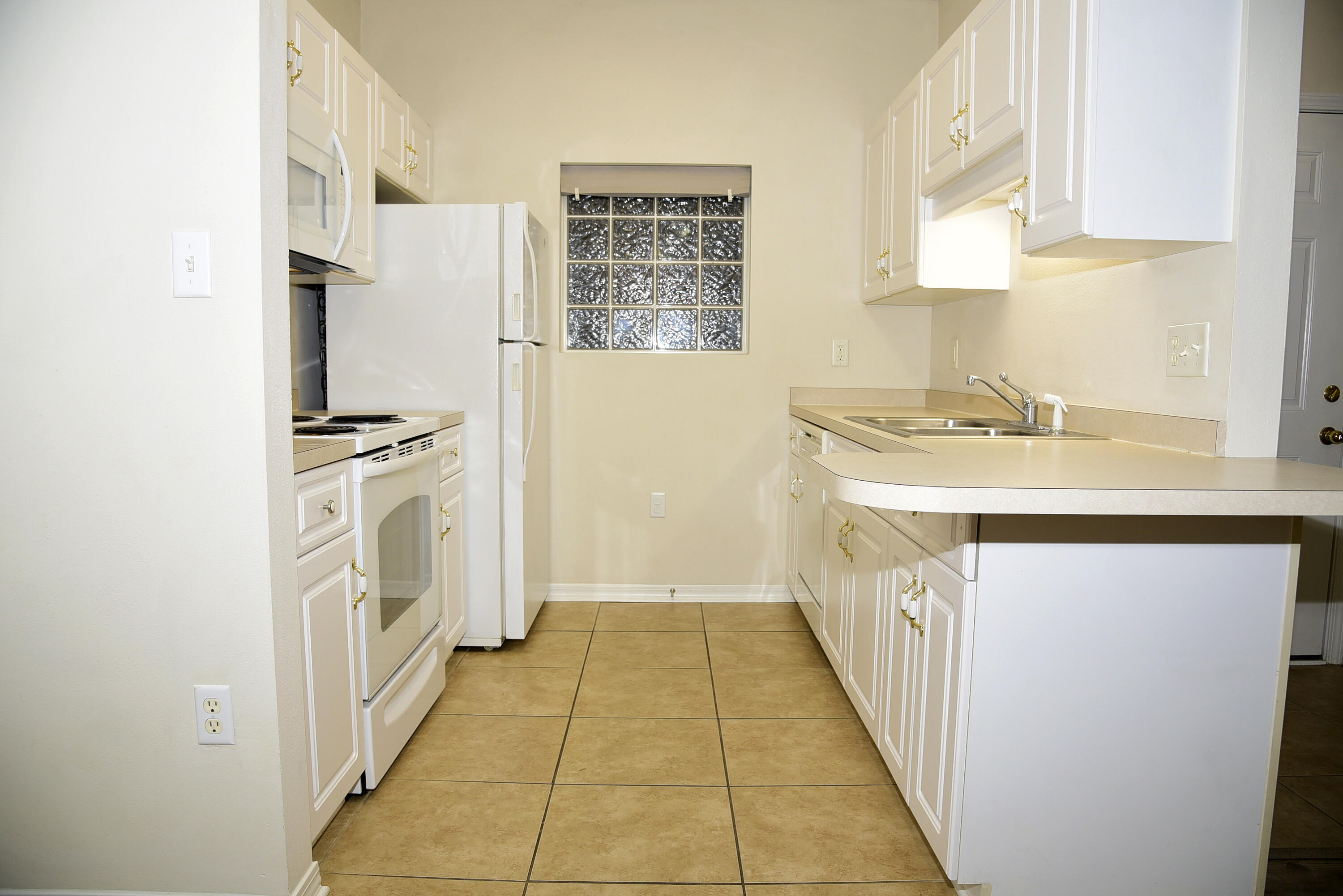 THE OAKS AT NICEVILLE PH I - Residential Lease