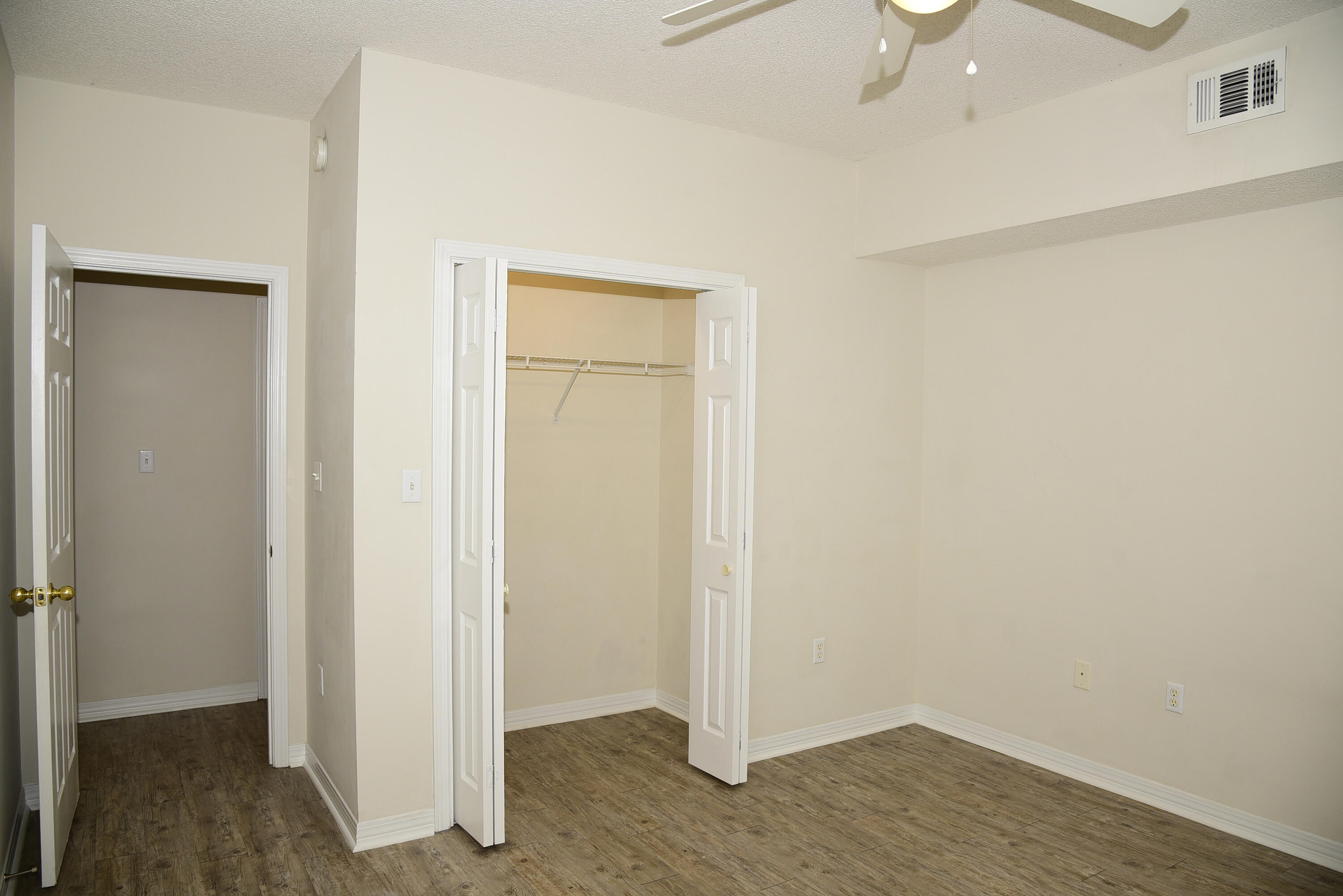 THE OAKS AT NICEVILLE PH I - Residential Lease