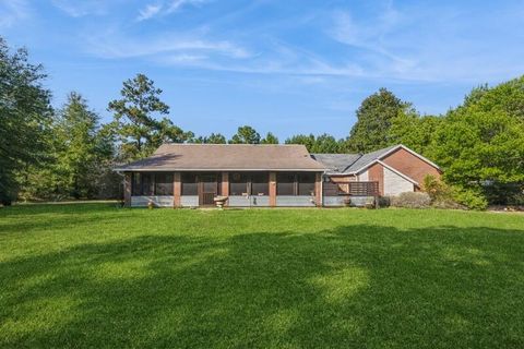 A home in DeFuniak Springs