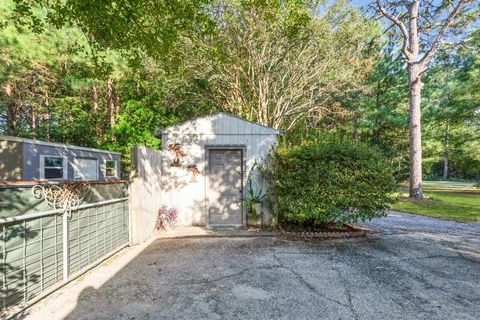 A home in DeFuniak Springs