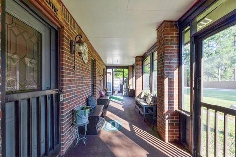 A home in DeFuniak Springs