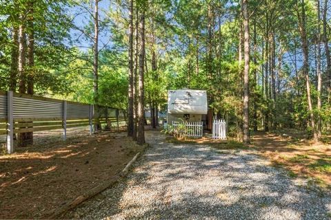 A home in DeFuniak Springs