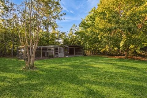 A home in DeFuniak Springs