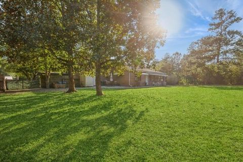 A home in DeFuniak Springs