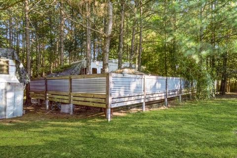 A home in DeFuniak Springs